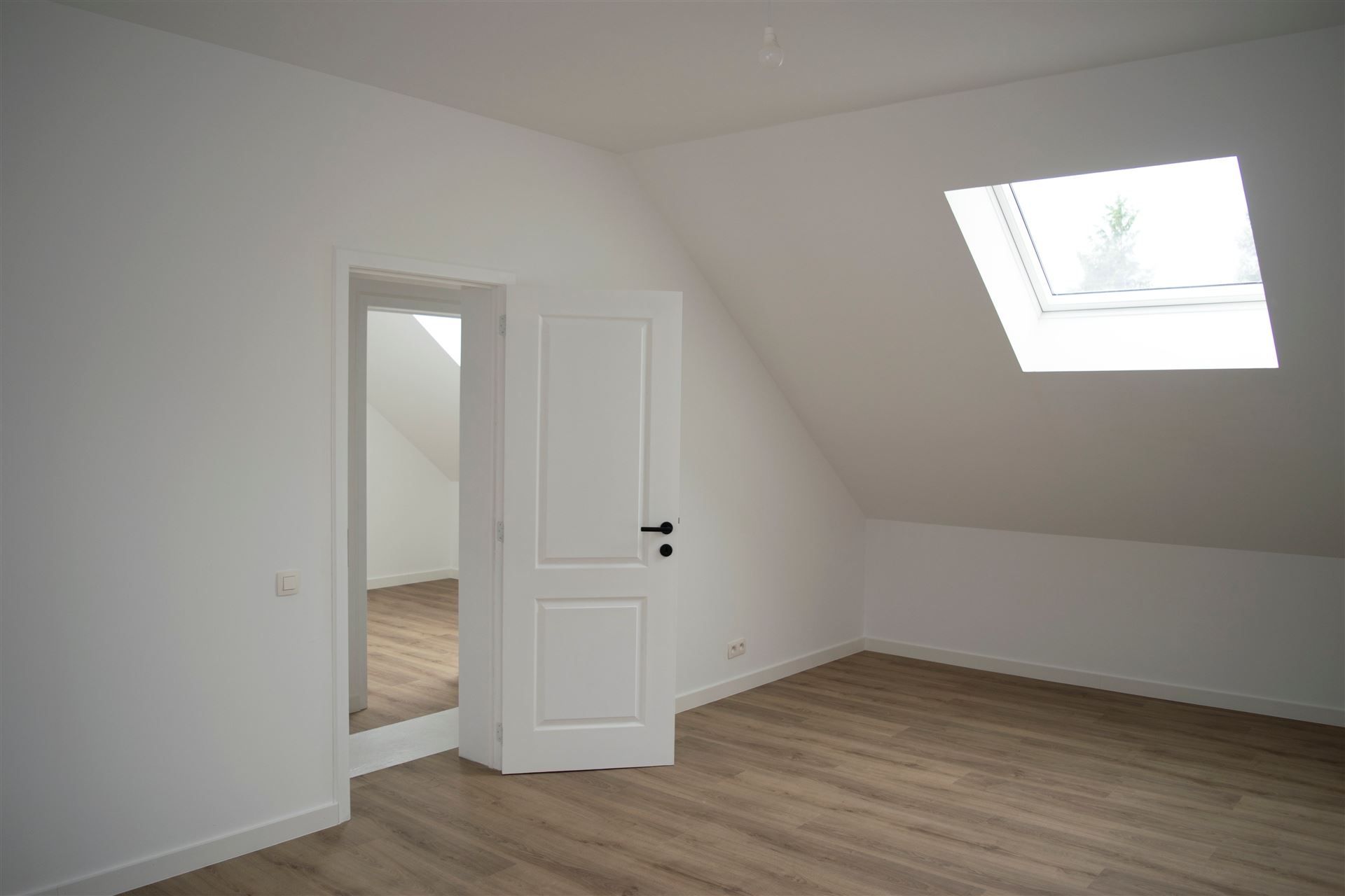 Prachtig gerenoveerde woning met tuin foto 22