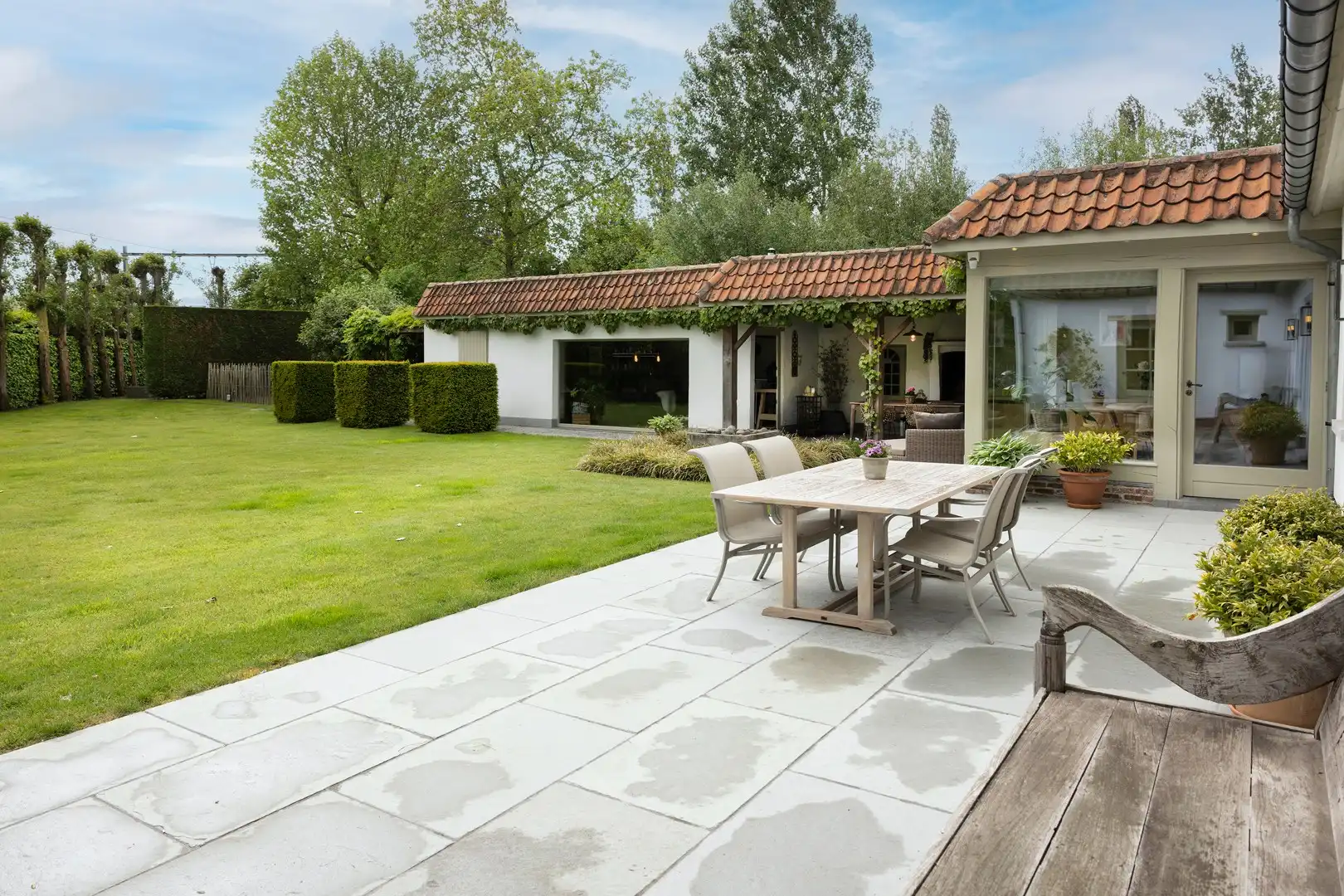 Zeer charmante woning met kwalitatieve, landelijke stijl. foto 14