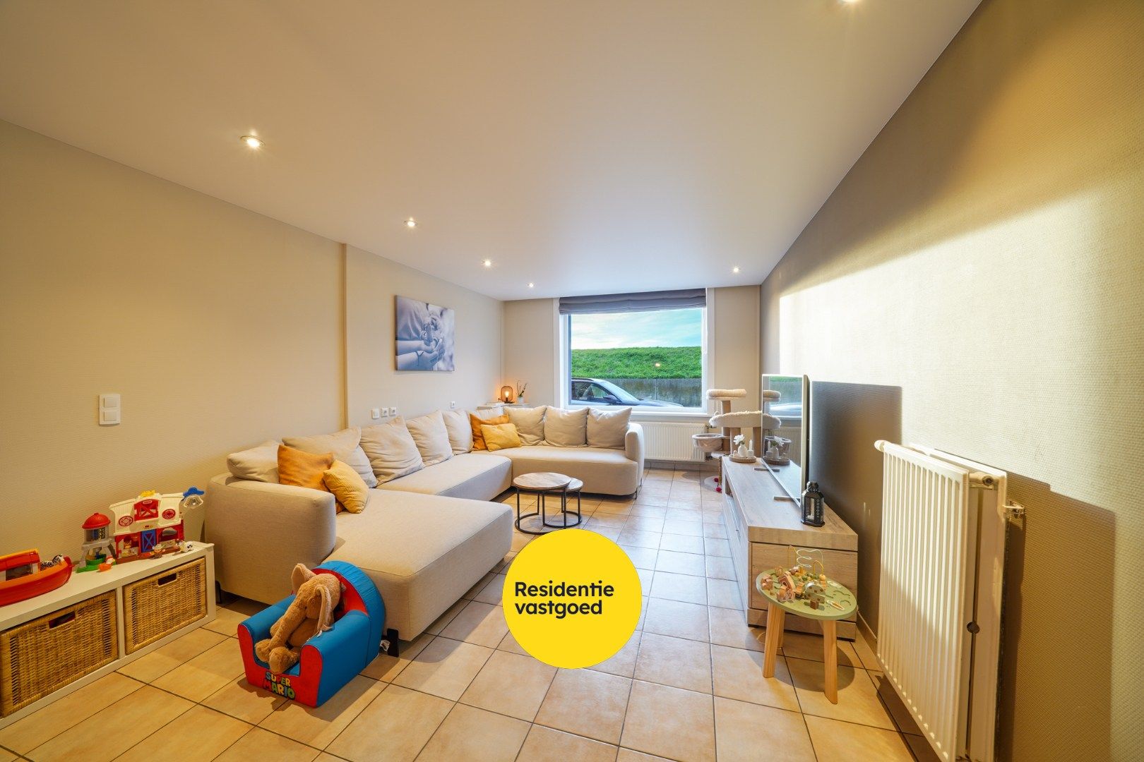 Instapklare gezinswoning met 4 slaapkamers, tuin en zicht op de Spuikom te Bredene foto 3