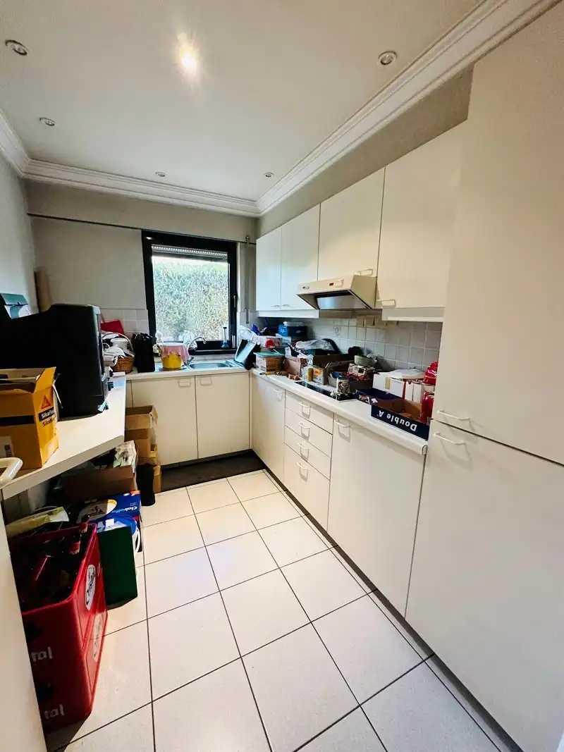 Ruim magazijn met kantoren met veel potentieel te Kuringen foto 12