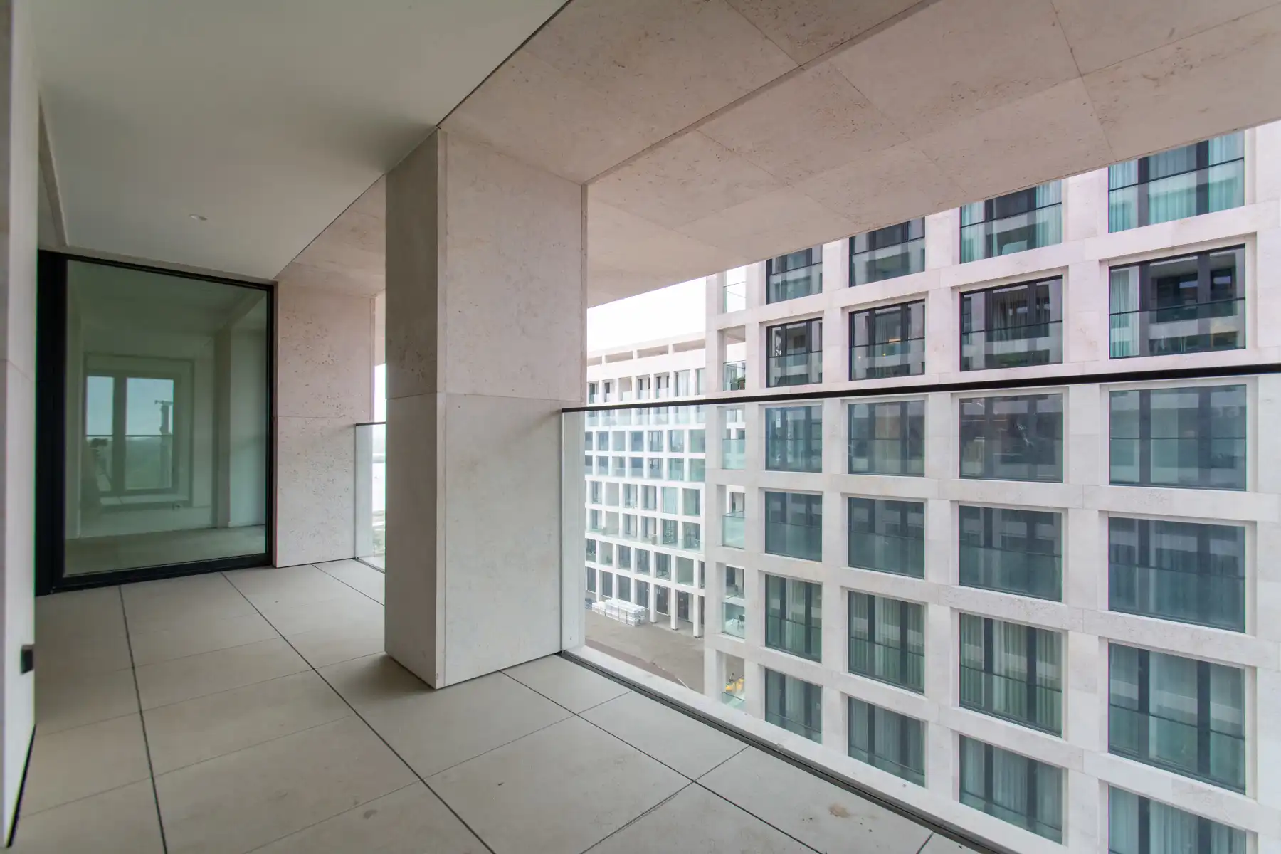 2-slpk app. met terras en zicht op Schelde foto 6