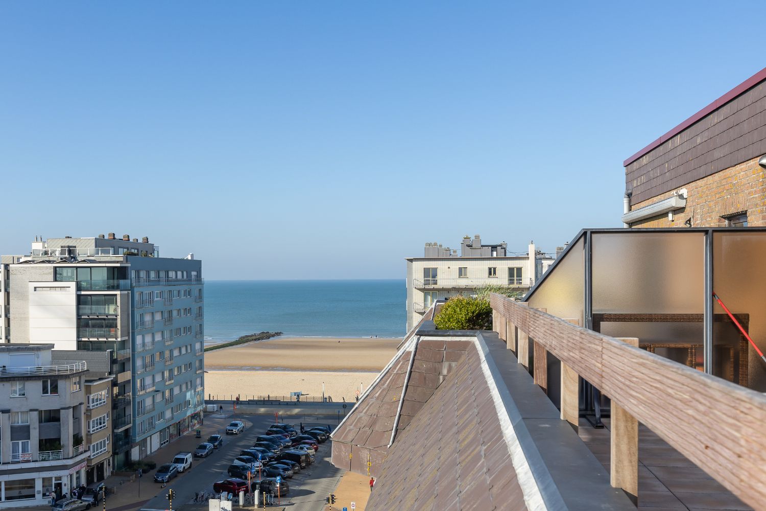 Gerenoveerd penthouse appartement met riant terras foto 29