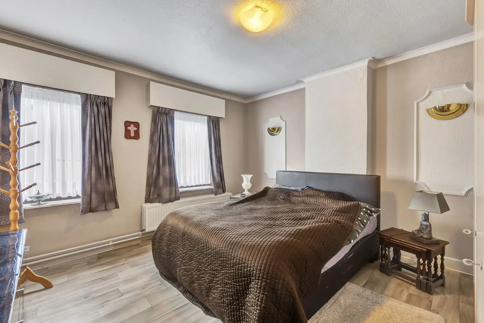 Goed onderhouden woning met garage foto 13