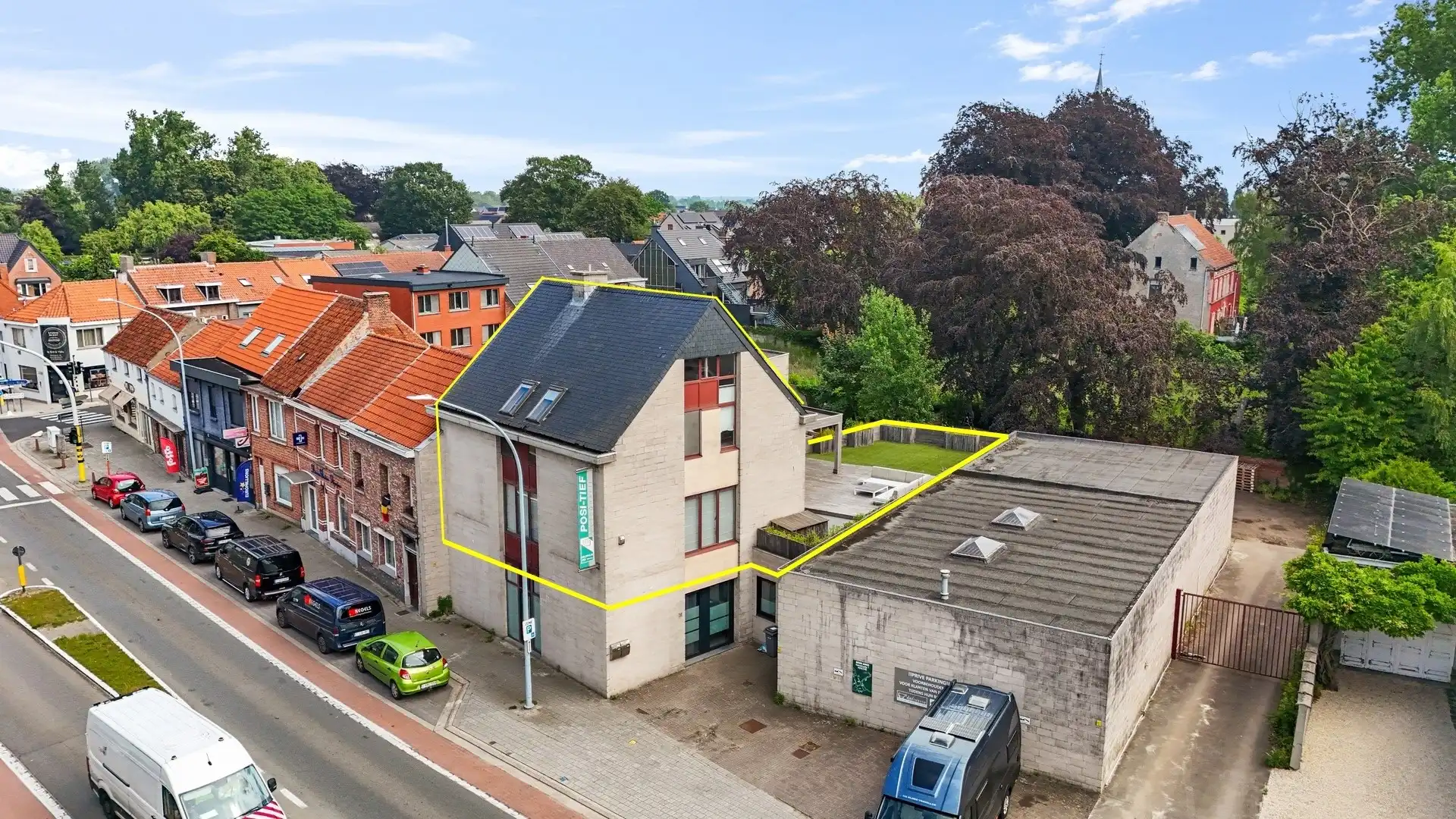 Zeer ruim duplex appartement met groot terras, beroepsruimte en garage van 70m² foto 2