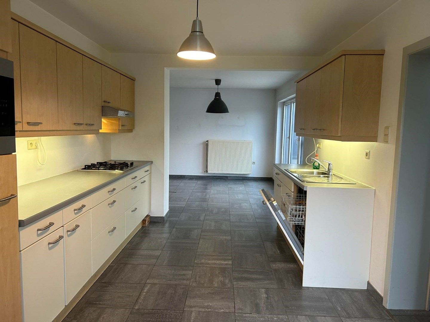 Ruim appartement met terras en 2 slaapkamers in OLV-Olen! foto 6