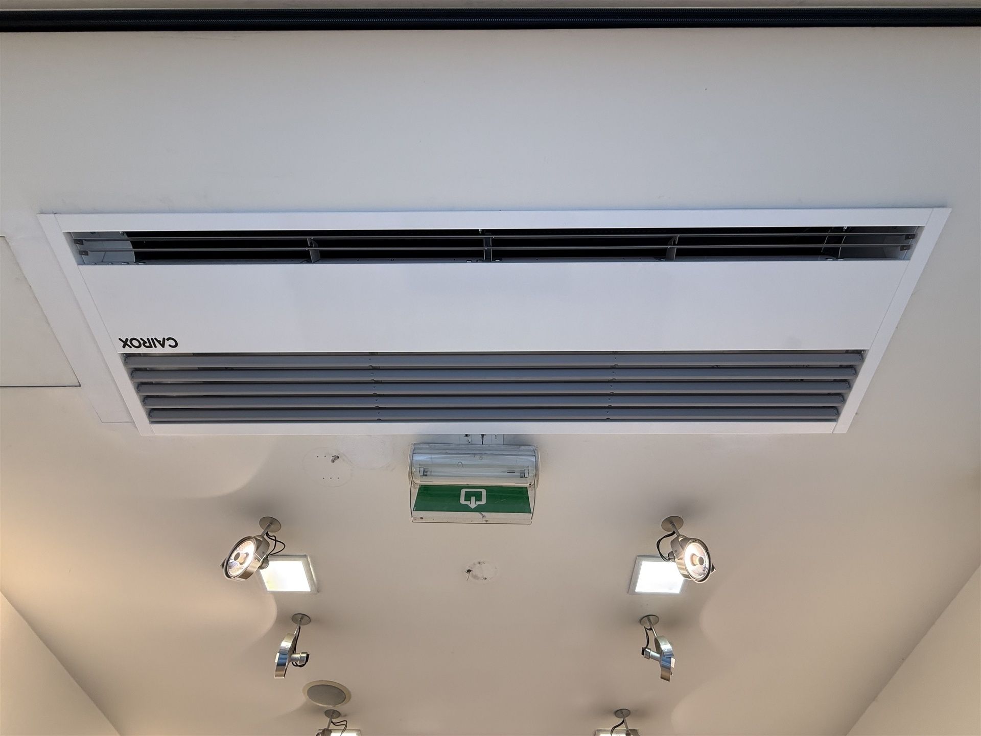 Handelsgelijksvloer in het centrum van Vilvoorde. foto 12