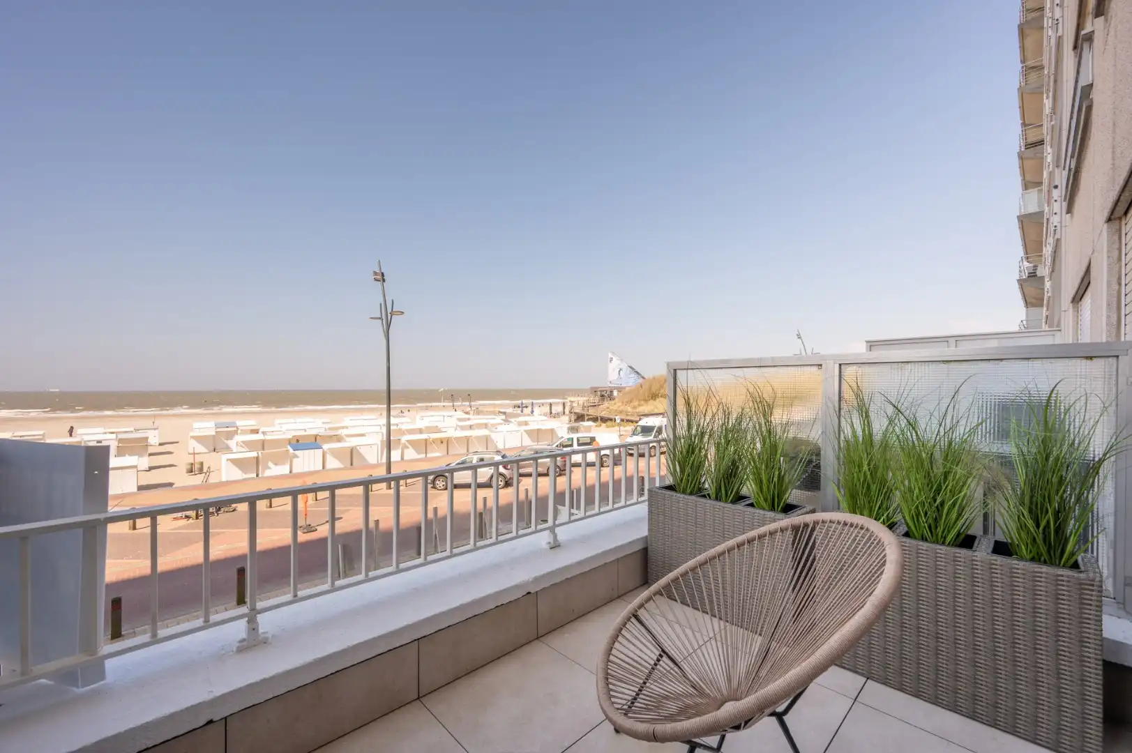 Volledig gerenoveerd appartement met FRONTAAL ZEEZICHT foto 23