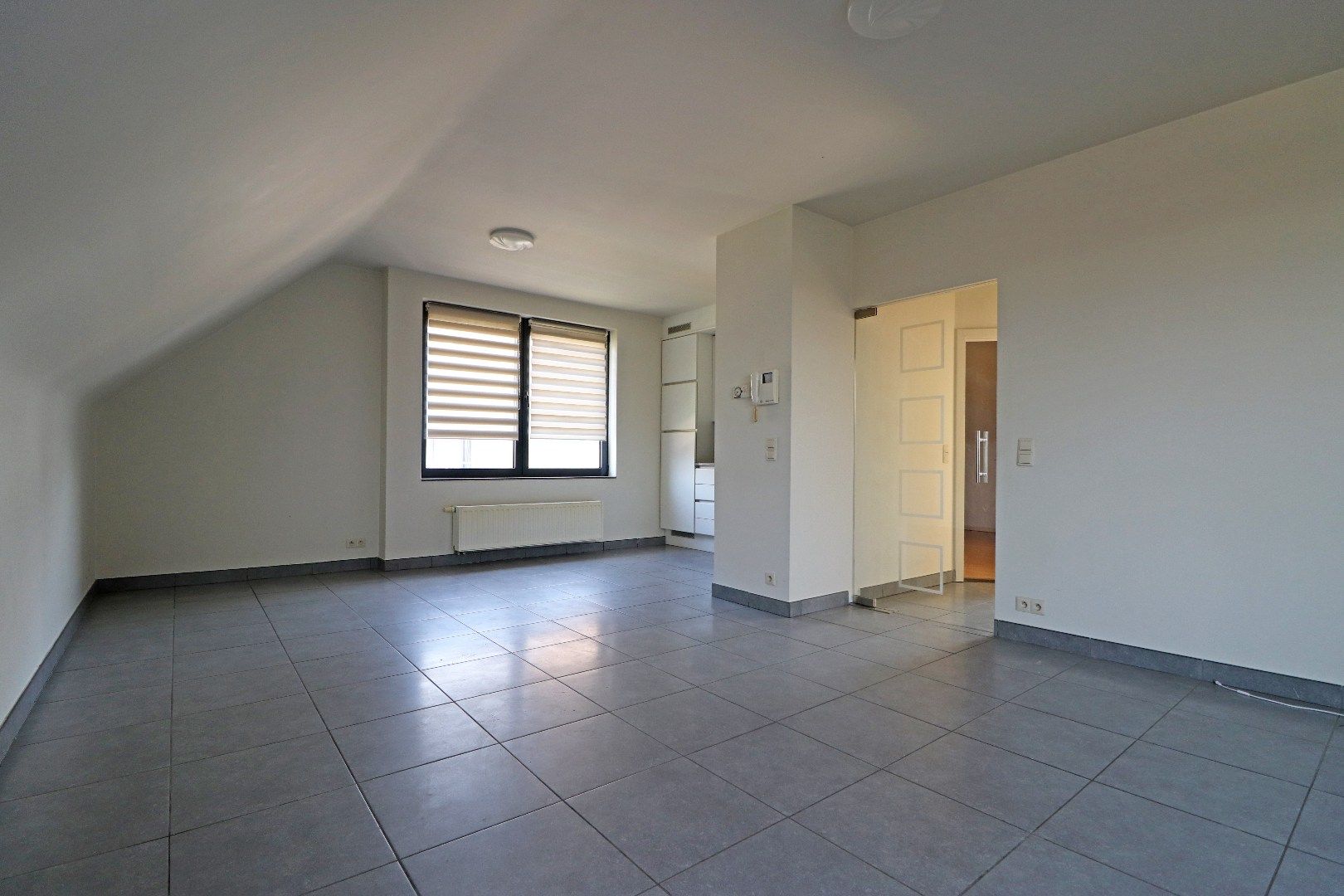 Verzorgd appartement in hartje Meulebeke foto 3