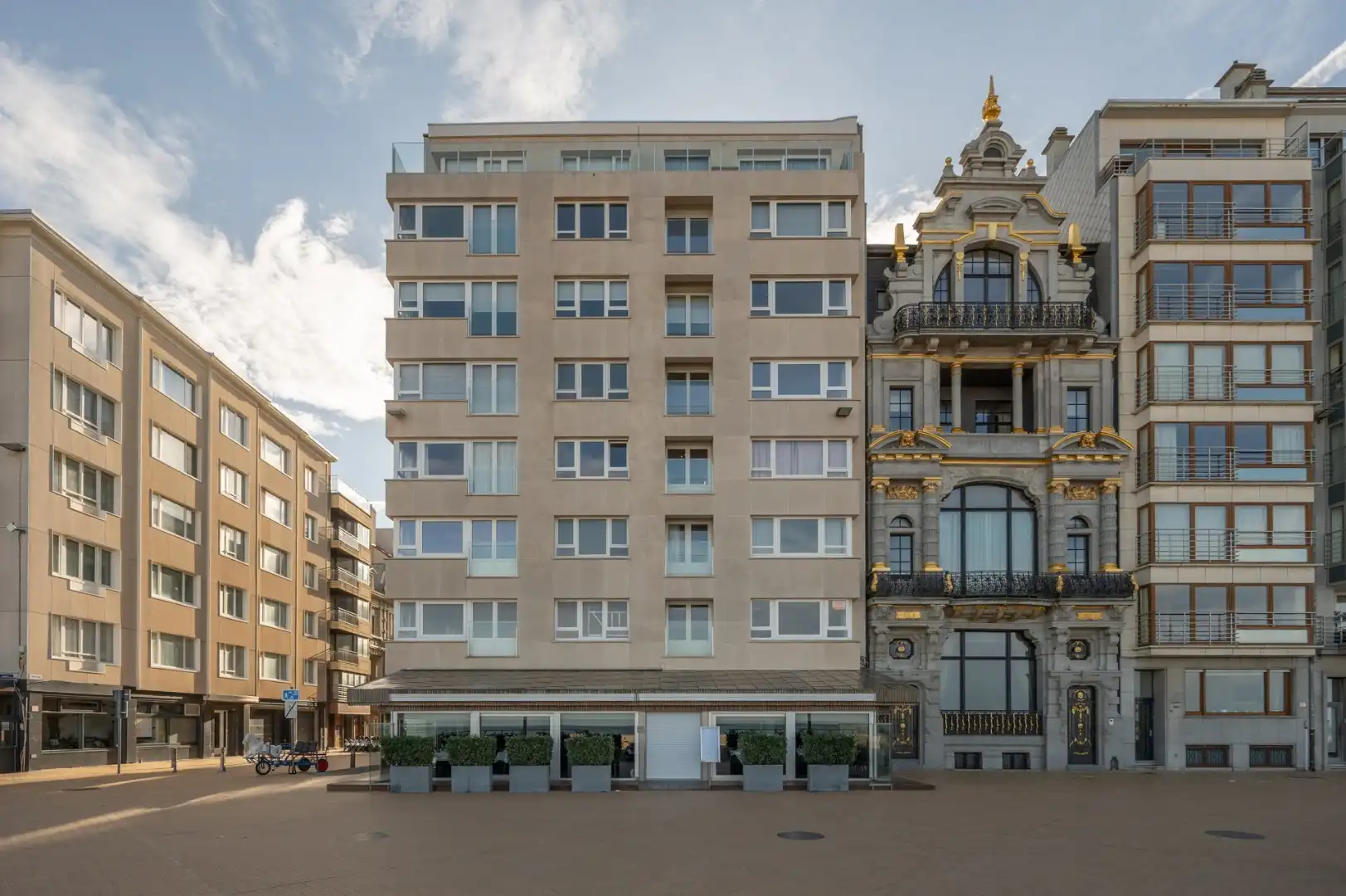 Centraal gelegen appartement met FRONTAAL ZEEZICHT foto {{pictureIndex}}