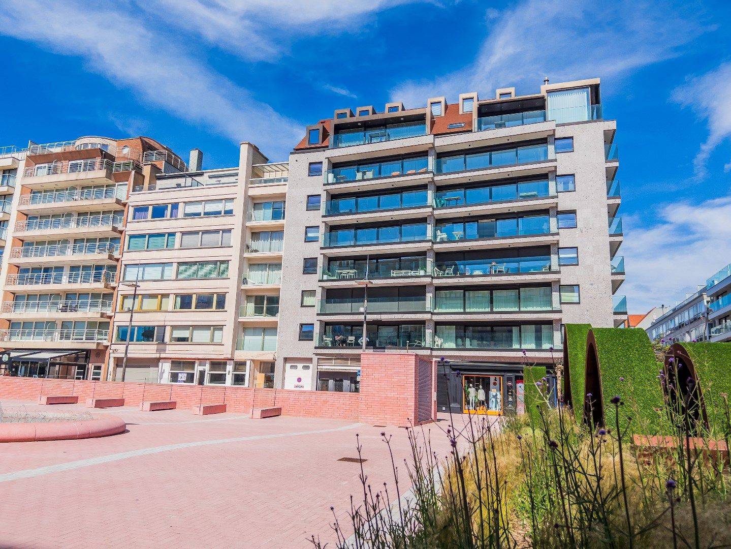 Exceptioneel hoekappartement (zuid -west oriëntatie 23 meter gevelbreedte) met OPEN zicht en zijdelings ZEEzicht aan het Lichttorenplein foto 12