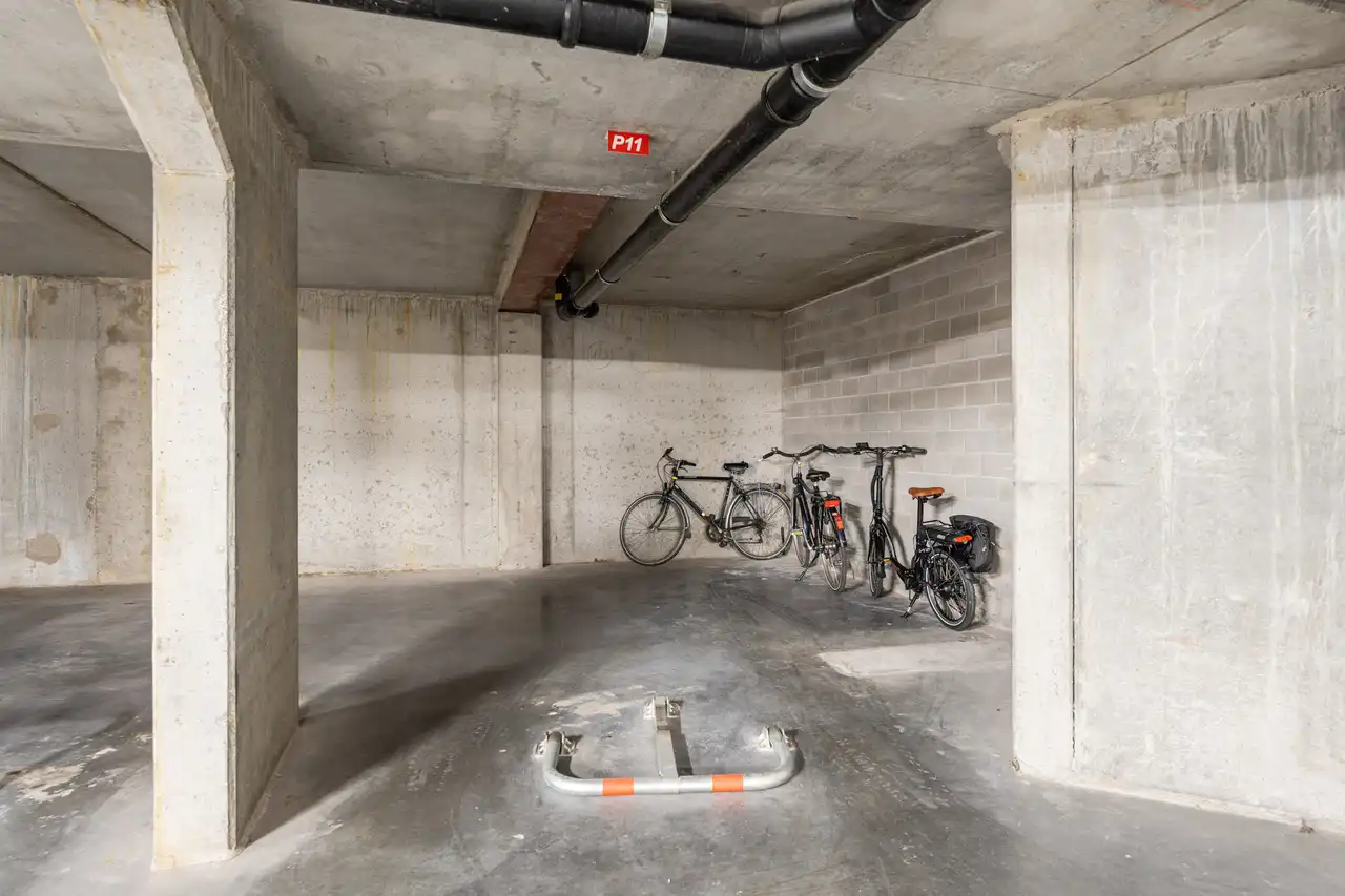 Staanplaats te huur pal in het centrum van Blankenberge. In een garagecomplex van een gebouw. foto 5
