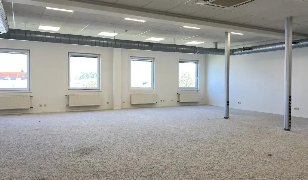 Ingedeeld kantoorverdiep te huur nabij N47 in Lokeren foto 6