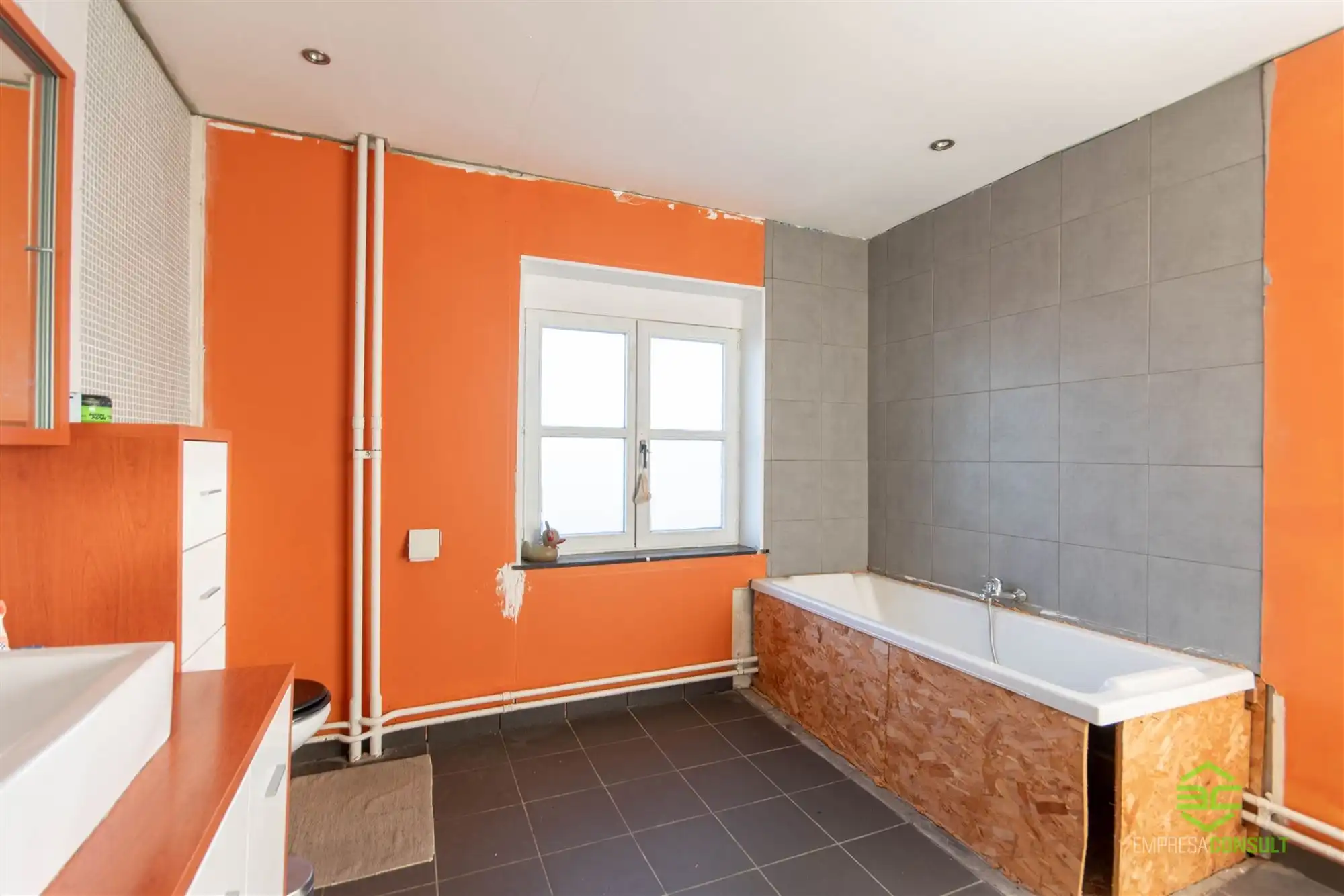 Op te frissen ruime gezinswoning in Kermt op 7a 54ca! foto 9