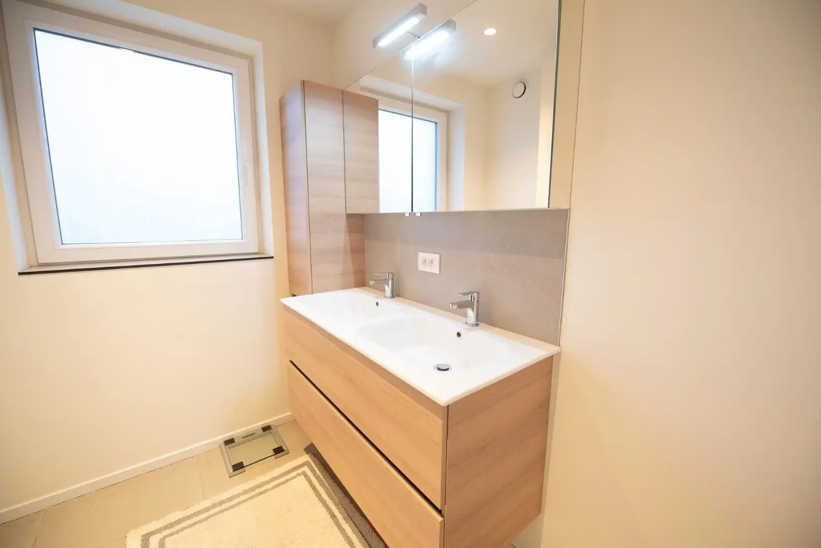 Recent perfect afgewerkt appartement op de 2e verdieping met open zicht! foto 9