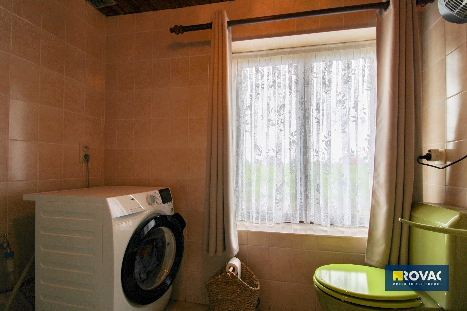 TOPPER! Landelijk gelegen woning met garage op 1684 m² foto 17