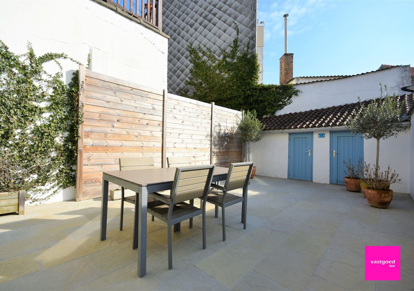 Karaktervol gerenoveerde rijwoning, Oostende foto 3