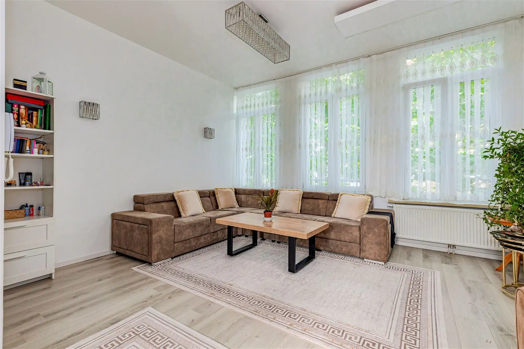 Gerenoveerde kangoeroe-woning met 5 slpk en 3 badkamers te koop in Antwerpen foto 9