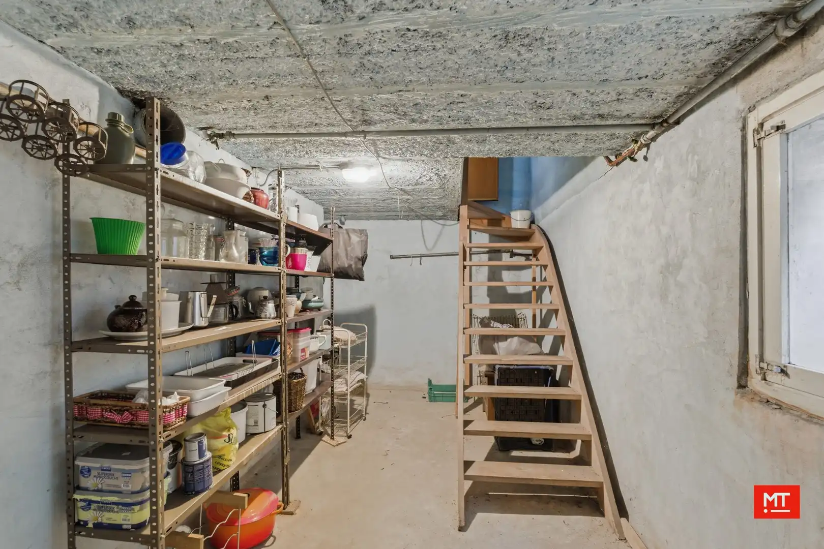 Kloeke halfopen woning met 3 slaapkamers, stadstuin en garage in centrum Meulebeke foto 18