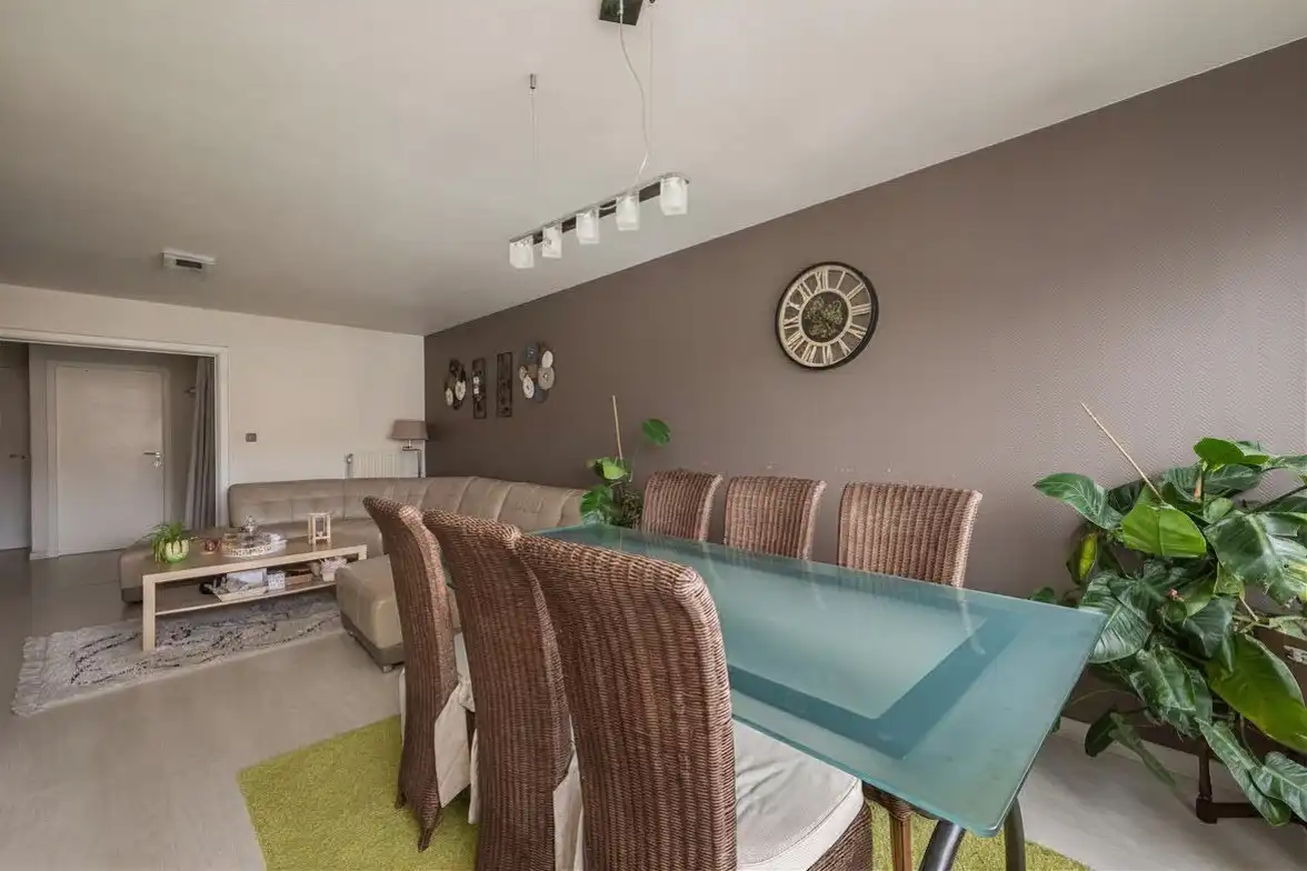 Instapklaar ruim appartement foto 5