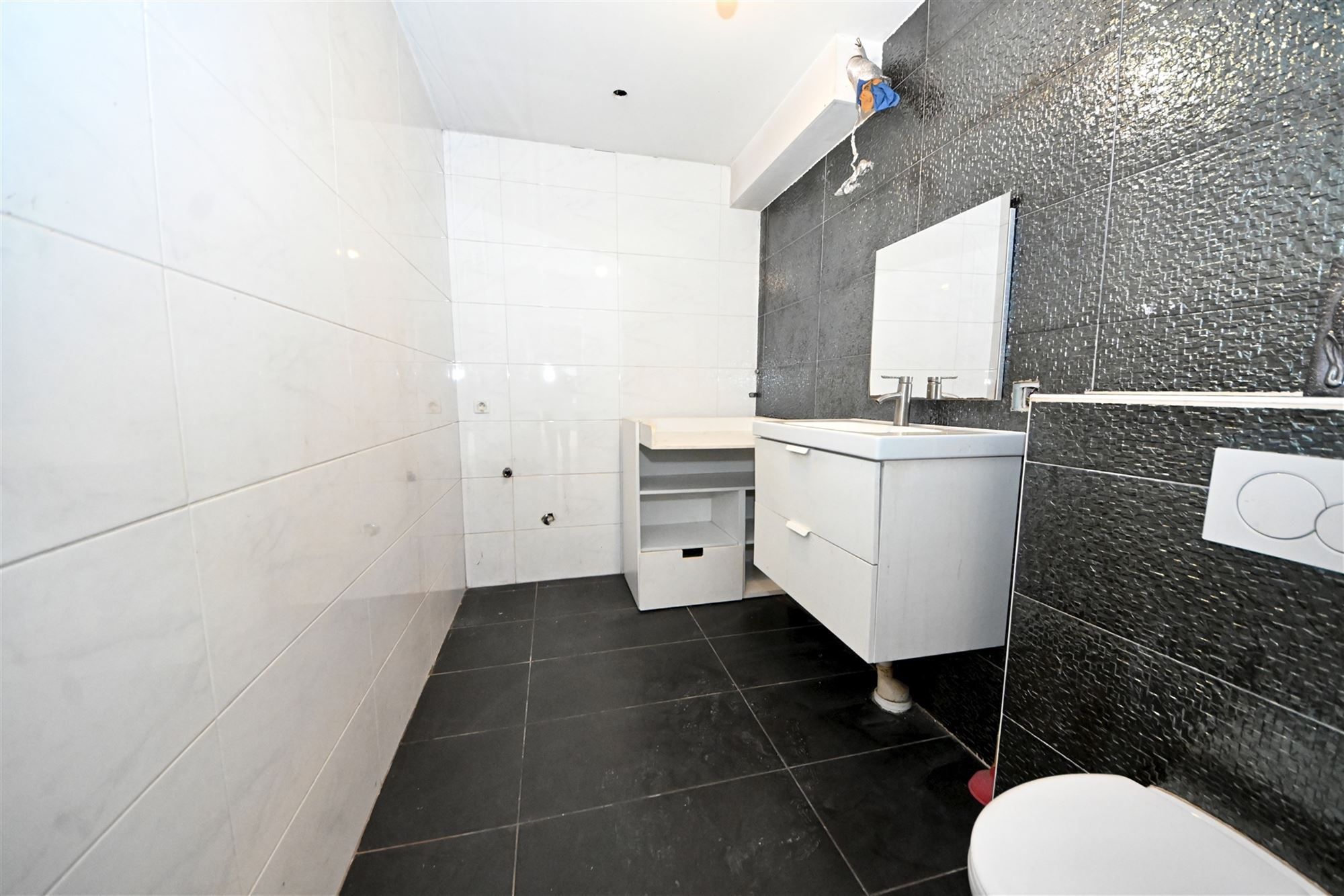 Handelsruimte met duplex appartement en tuin.  foto 6