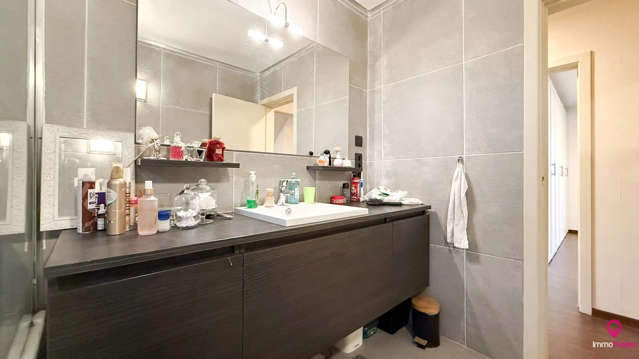 Ruime gezinswoning met 3 slaapkamers in rustige straat! foto 39