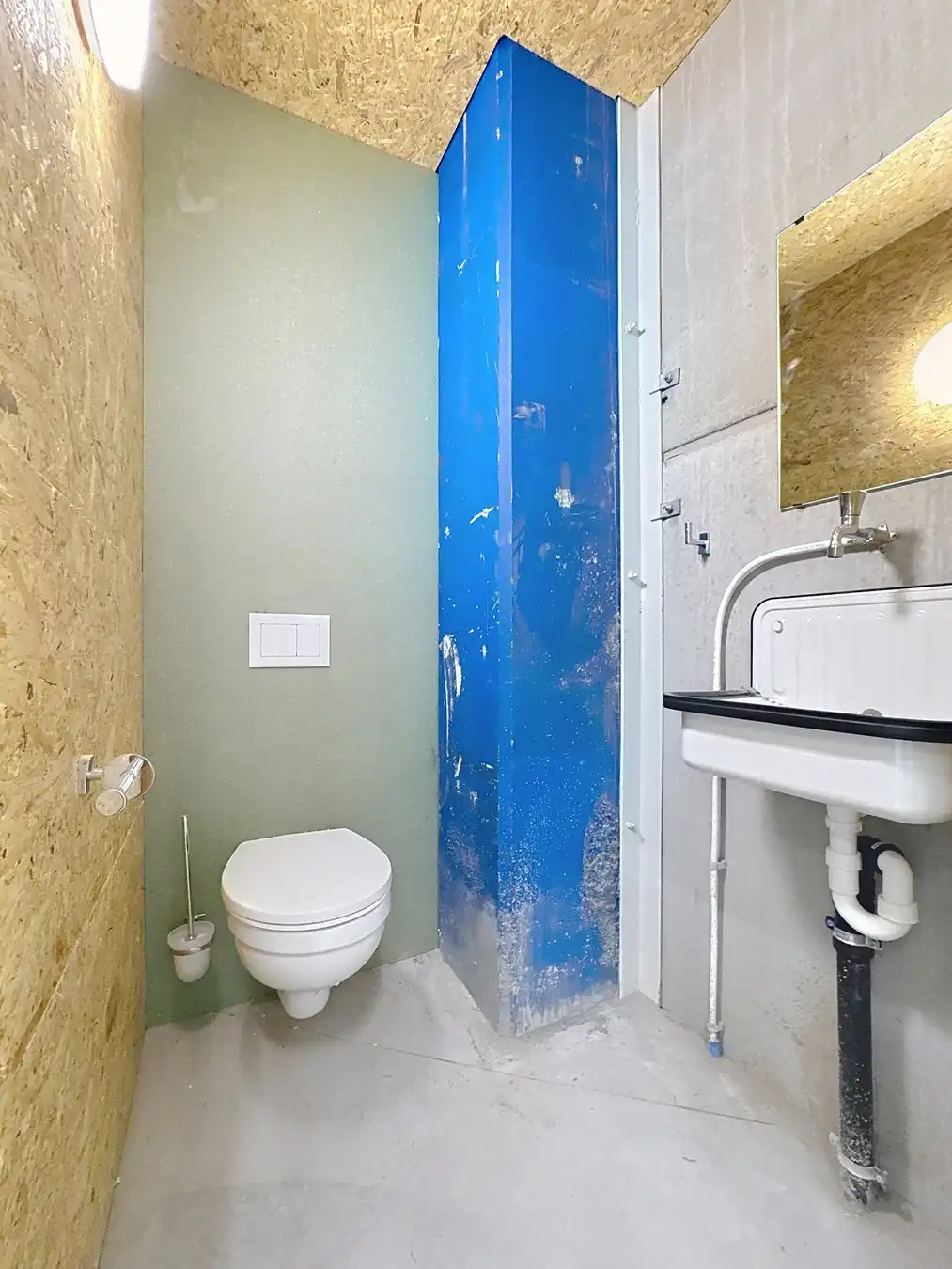 Instapklare OPSLAGRUIMTE (214m²) met sectionaalpoort te huur op industriezone "Herdersbrug" te 8000 Brugge foto 5