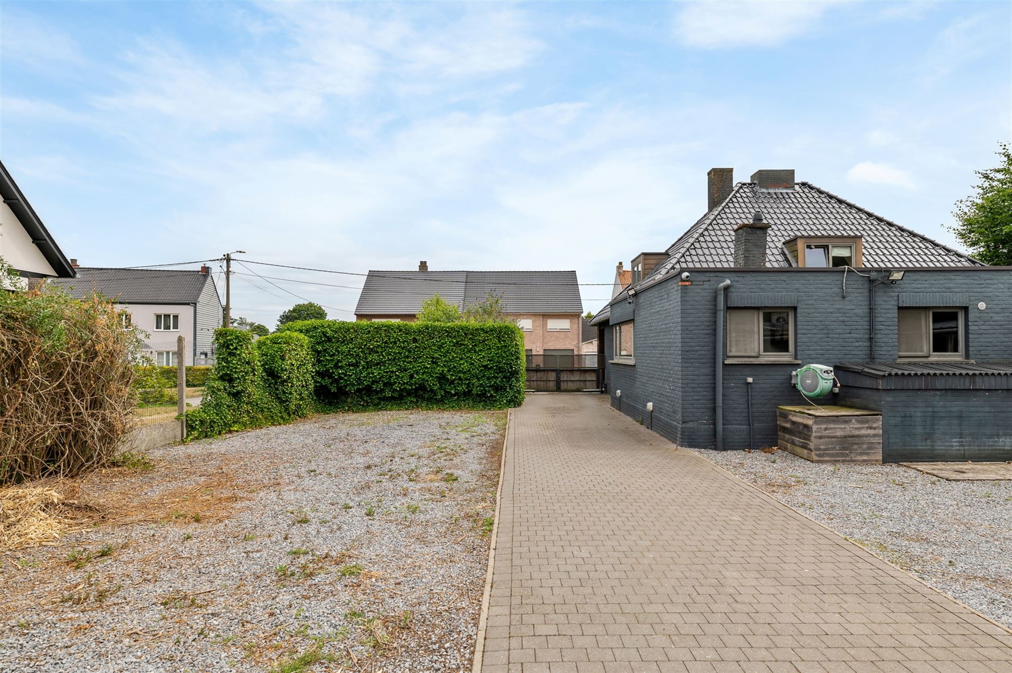 RUIME WONING (213M2) MET 5 SLAAPKAMERS + POLYVALENTE RUIMTE VAN 240M2 OP EEN PERCEEL VAN 18A91 foto 32