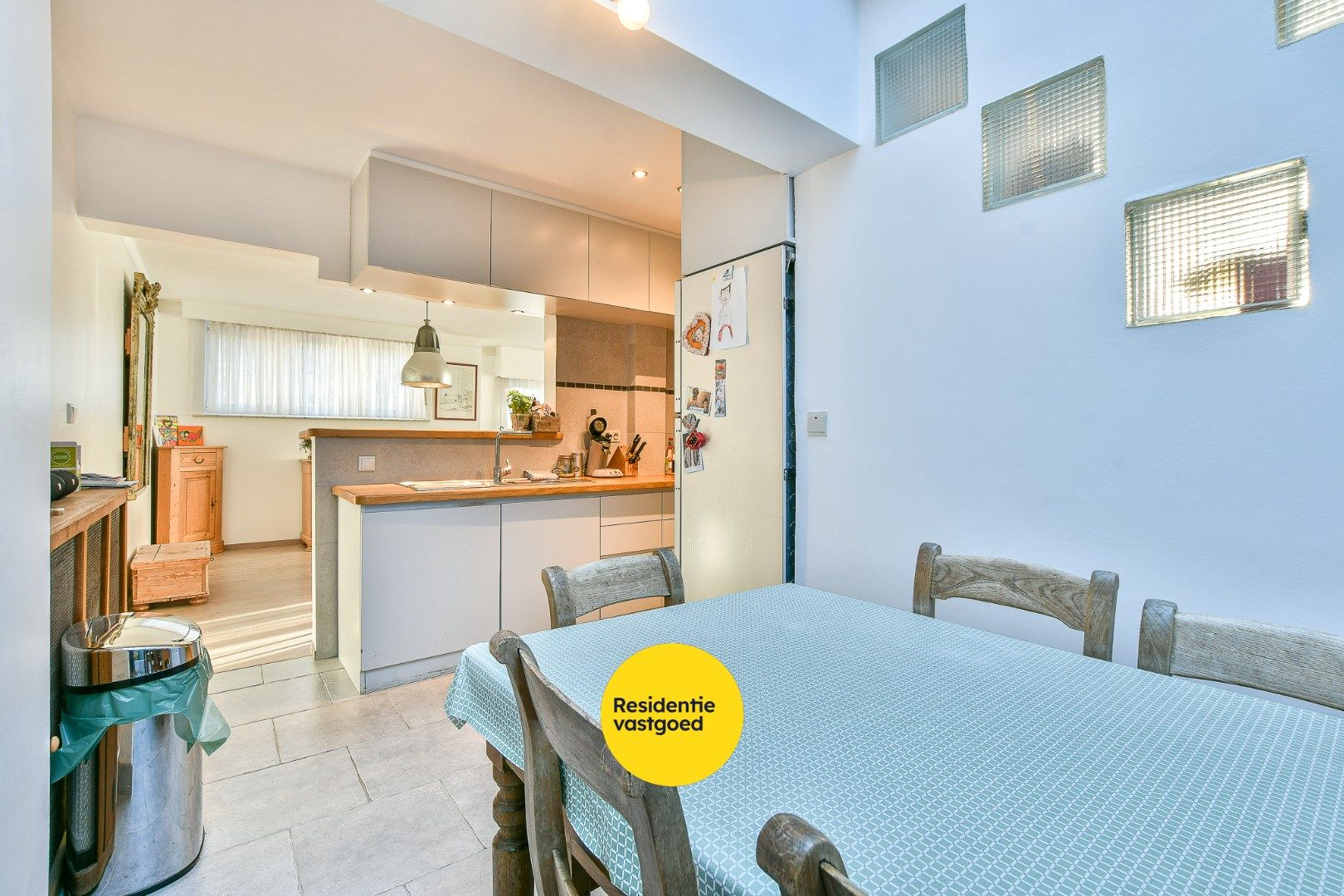 Charmante en gerenoveerde hoekwoning met 4 slaapkamers te Blankenberge! foto 12