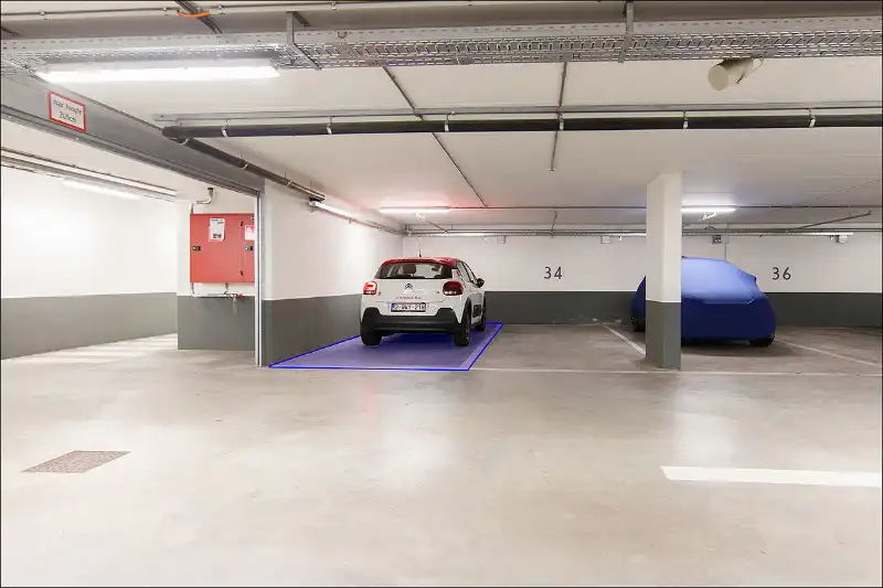 Autostaanplaats -2 P33 Ingang blok 3 onder blok 4 foto 3