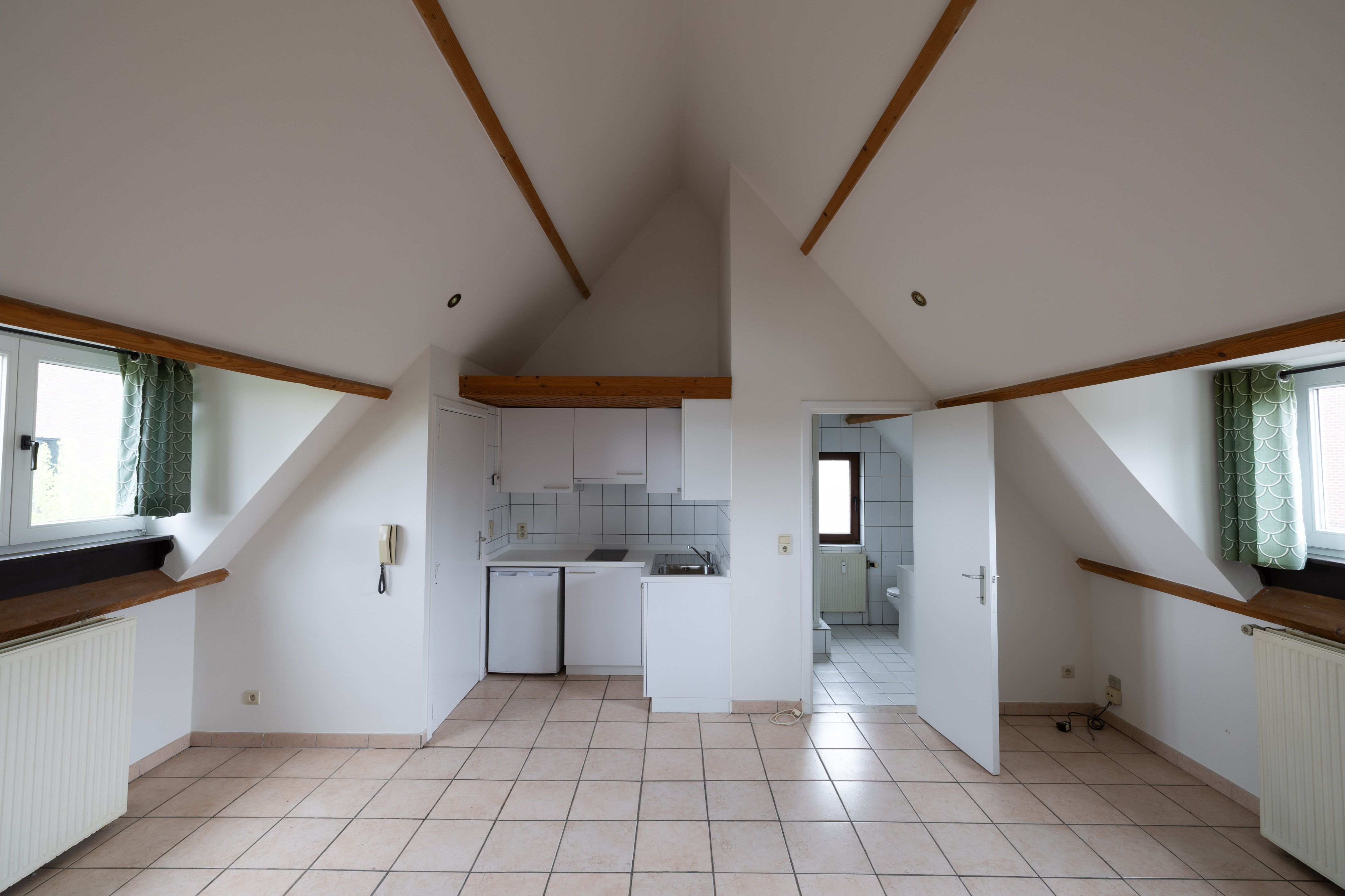 Loods + 5 vergunde woningen foto 20