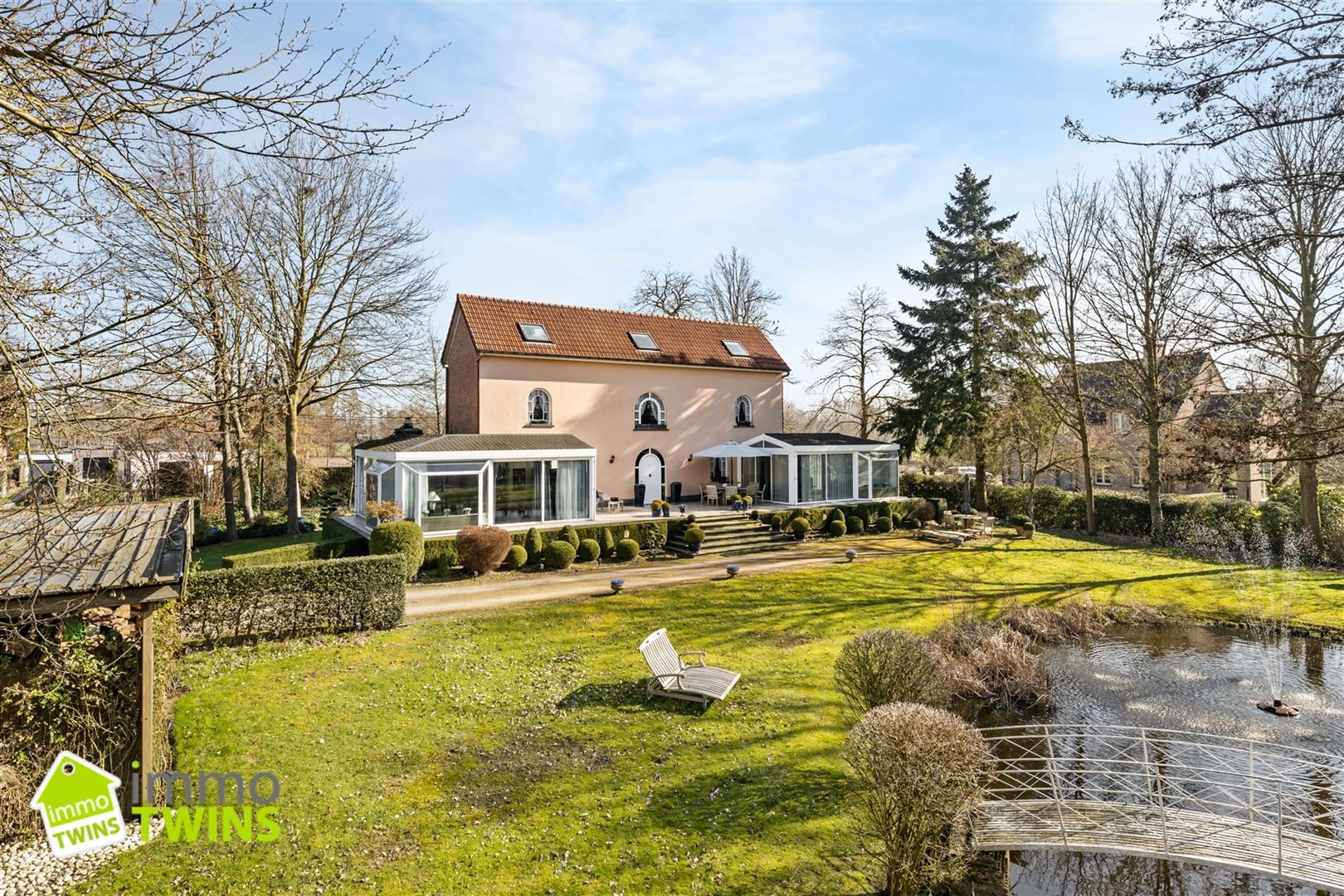 Hoofdfoto van de publicatie: Imposant Landhuis op een Perceel van 6607m² te Grembergen