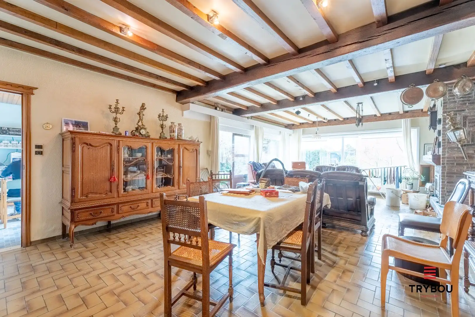 Ruime woning met winkelruimte, loods (optioneel) en garage  foto 4