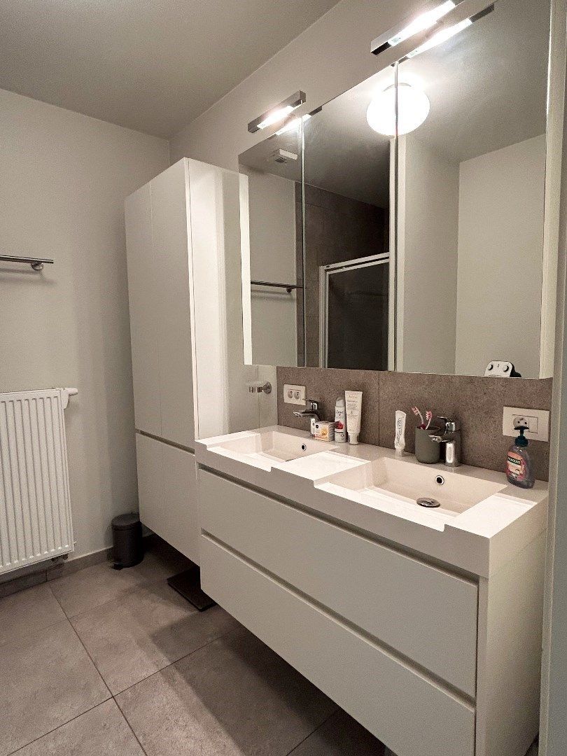 GELIJKVLOERS APPARTEMENT VOORZIEN VAN ALLE COMFORT IN HARTJE AARSELE foto 5