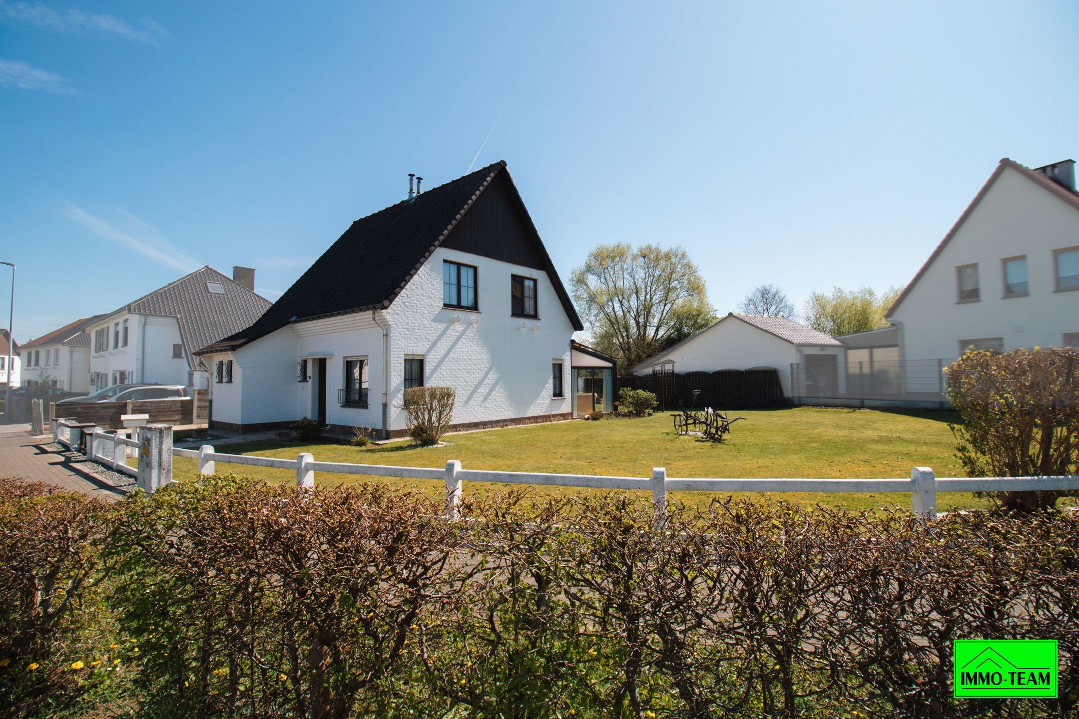 Hoofdfoto van de publicatie: Charmante woning op een ruim hoekperceel in rustige omgeving