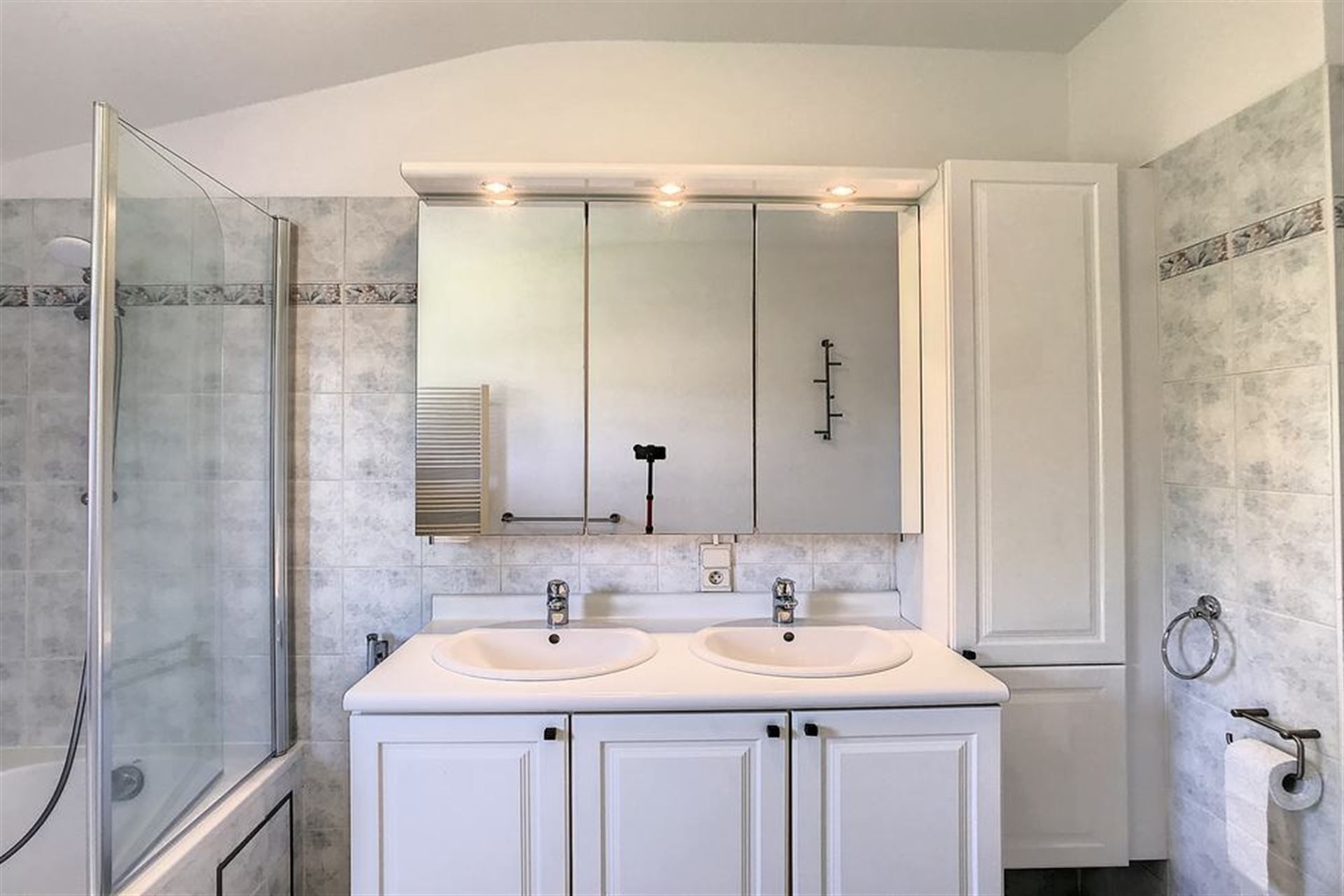 Villa 4 slaapkamers - rustige ligging - prachtige tuin! foto 17