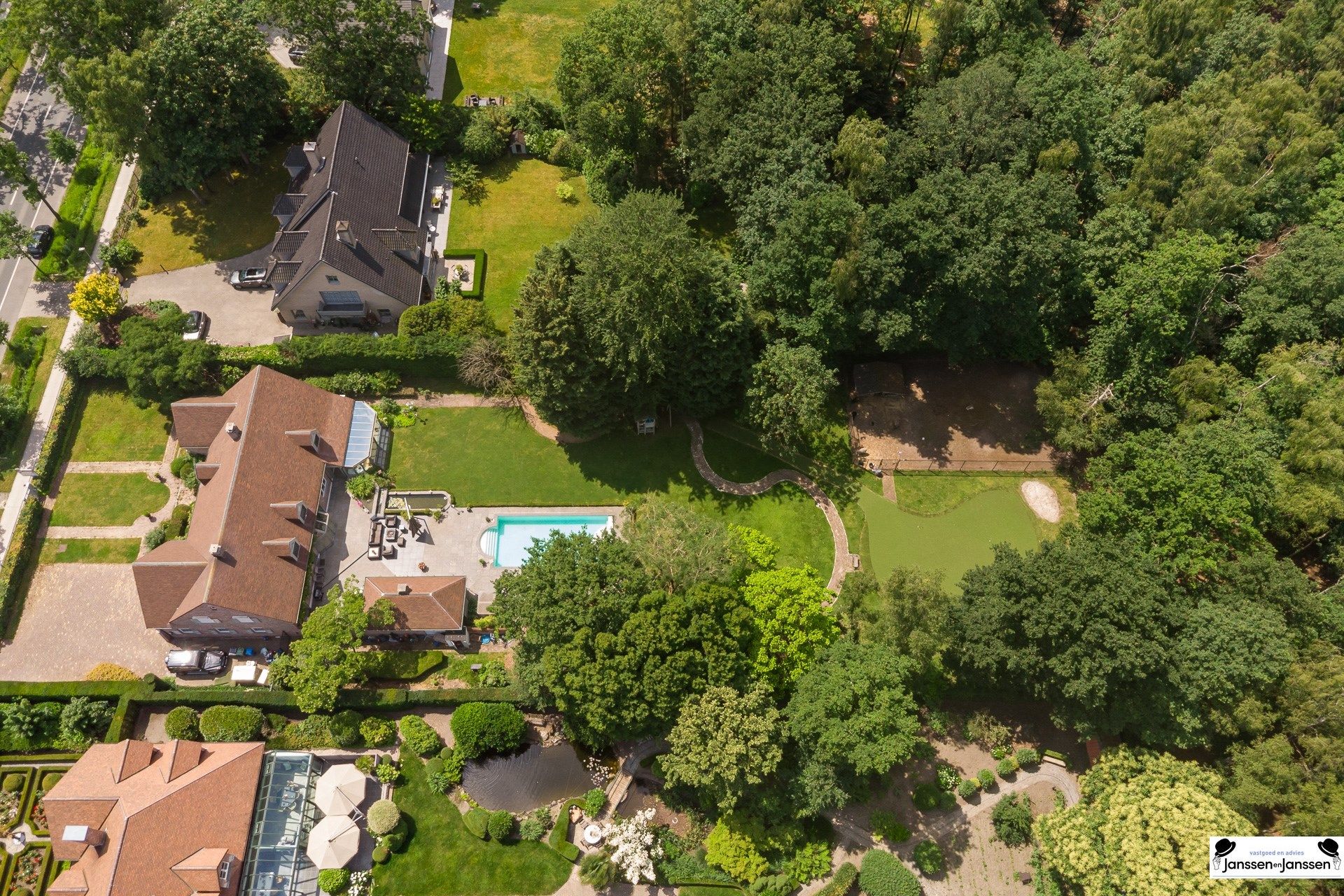 Exclusieve villa met zwembad en golfterrein foto 40