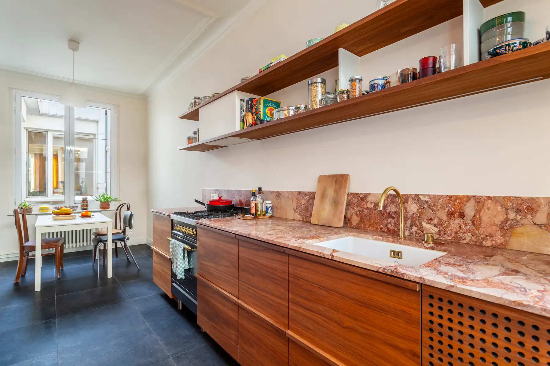 Karaktervolle penthouse met rooftopterras op toplocatie! foto 6