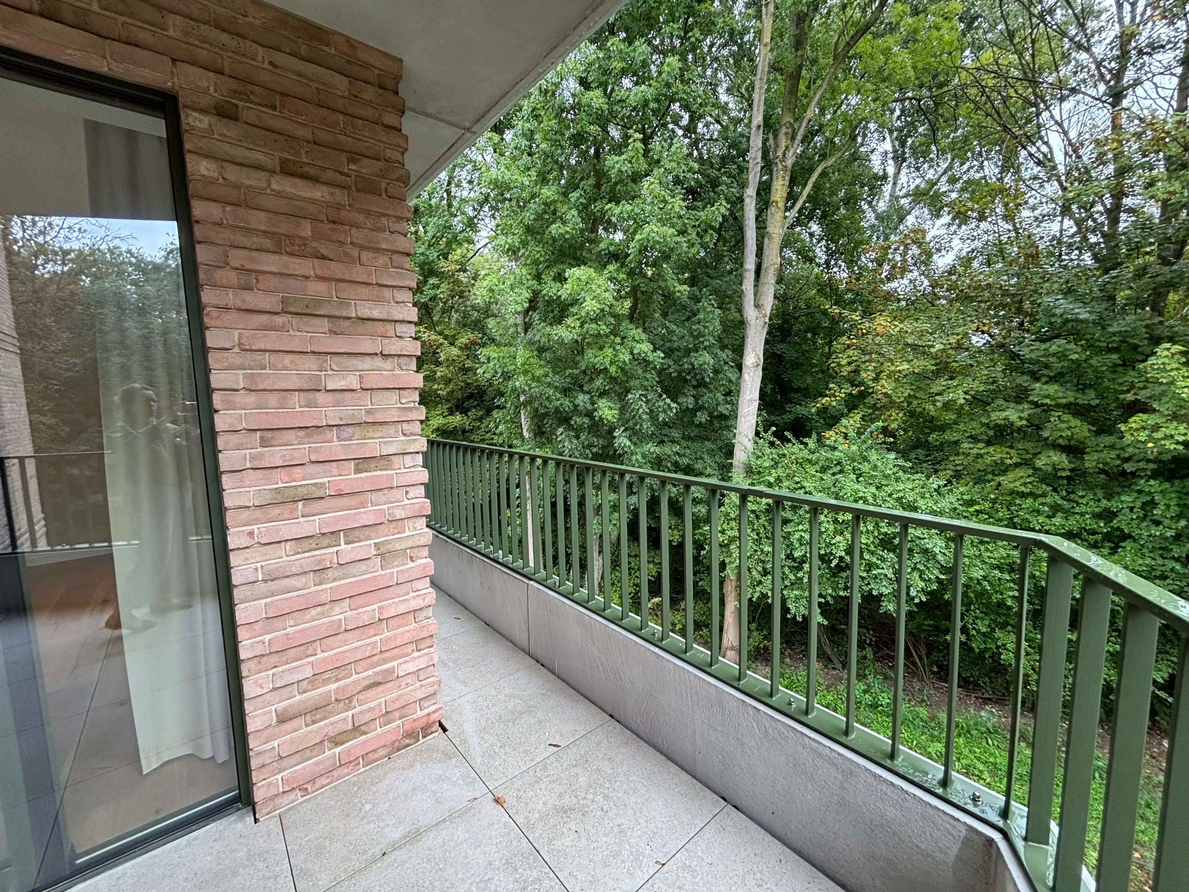 LUXUEUS NIEUWBOUWAPPARTEMENT MET SLAAPKAMER, BUREAU EN RUIM TERRAS foto 3