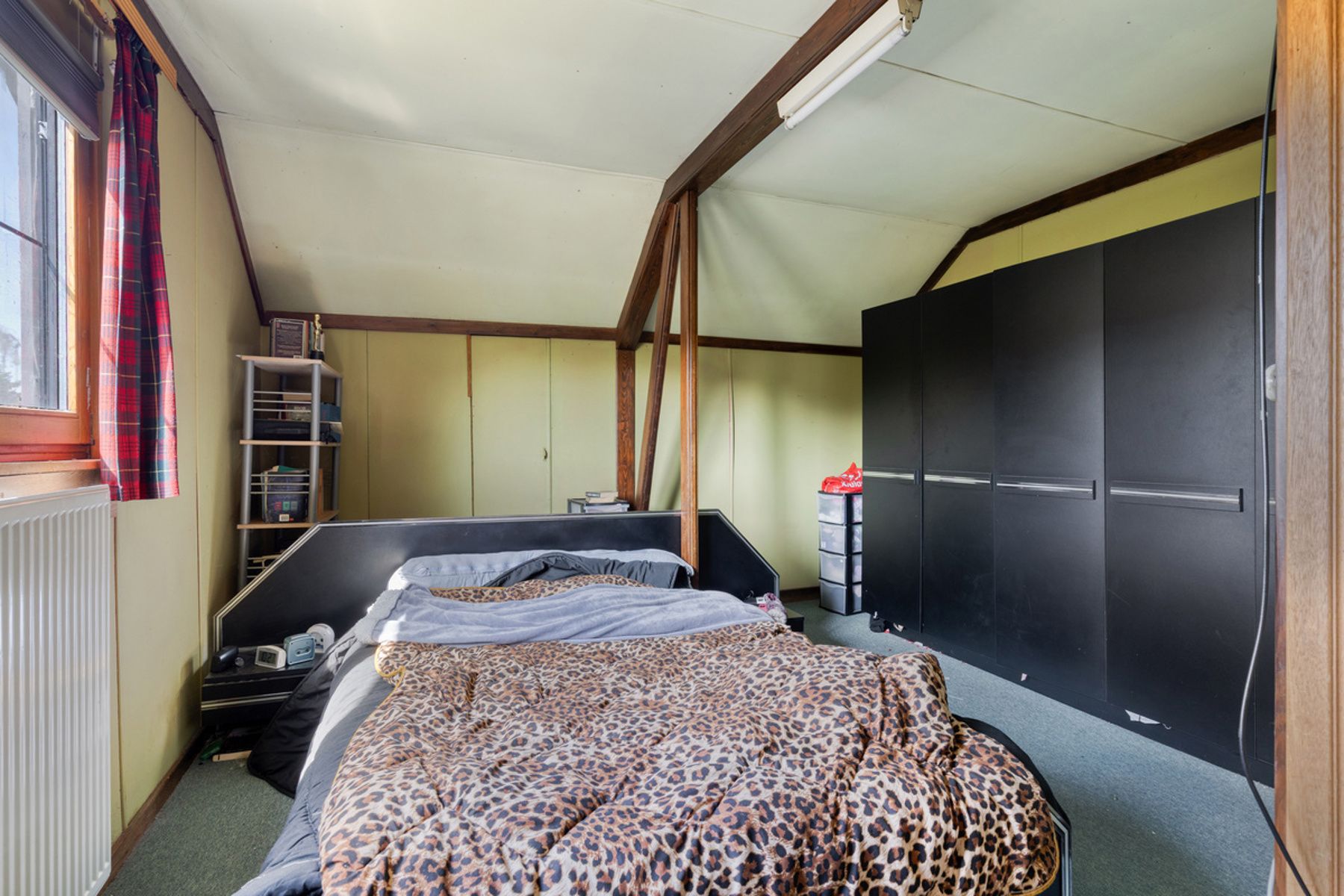 Rustig gelegen eigendom met 3 slaapkamers foto 17