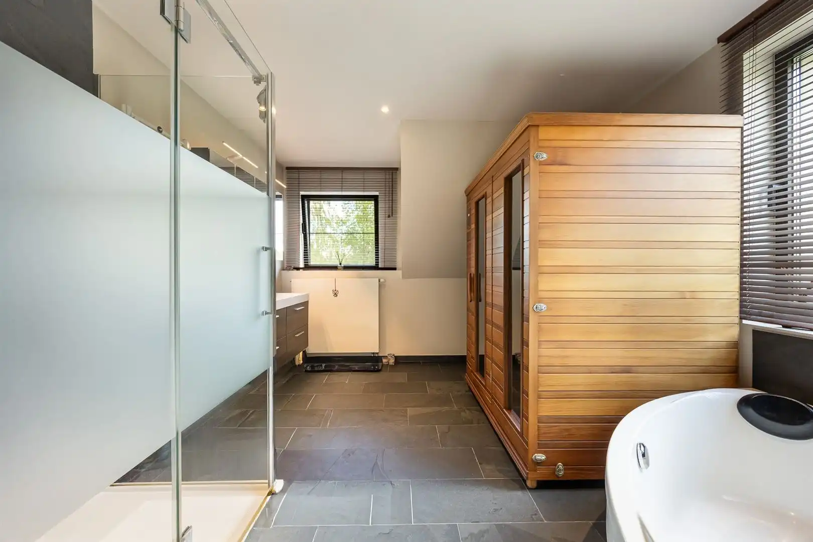 Eigentijdse villa gelegen in de Sterre met vijf slaapkamers, EPC B en een afwerking die klaar is voor de toekomst foto 19