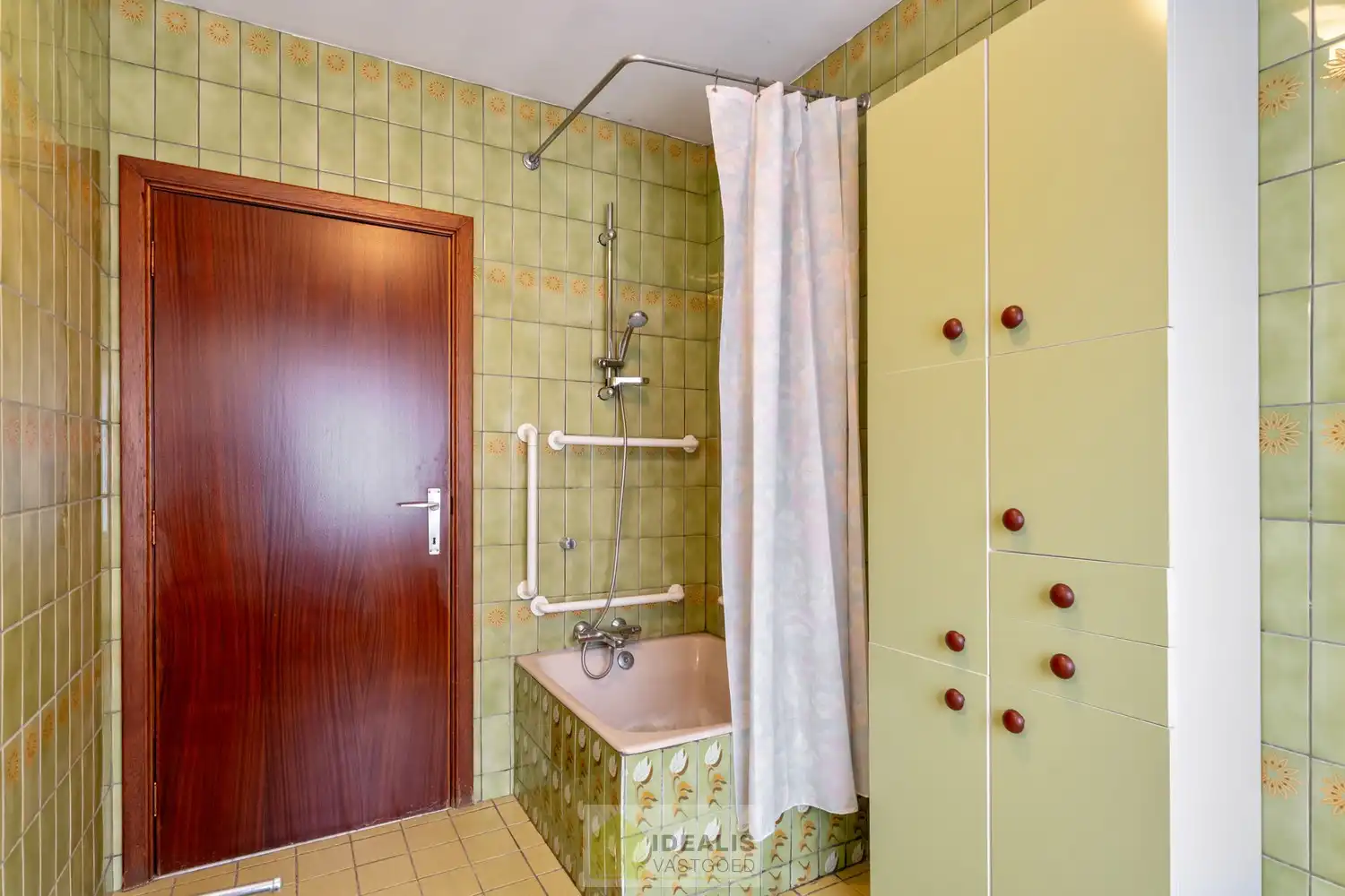 IDEALIS VASTGOED - OP TE KNAPPEN GEZINSWONING OP WANDELAFSTAND VAN CENTRUM! foto 16