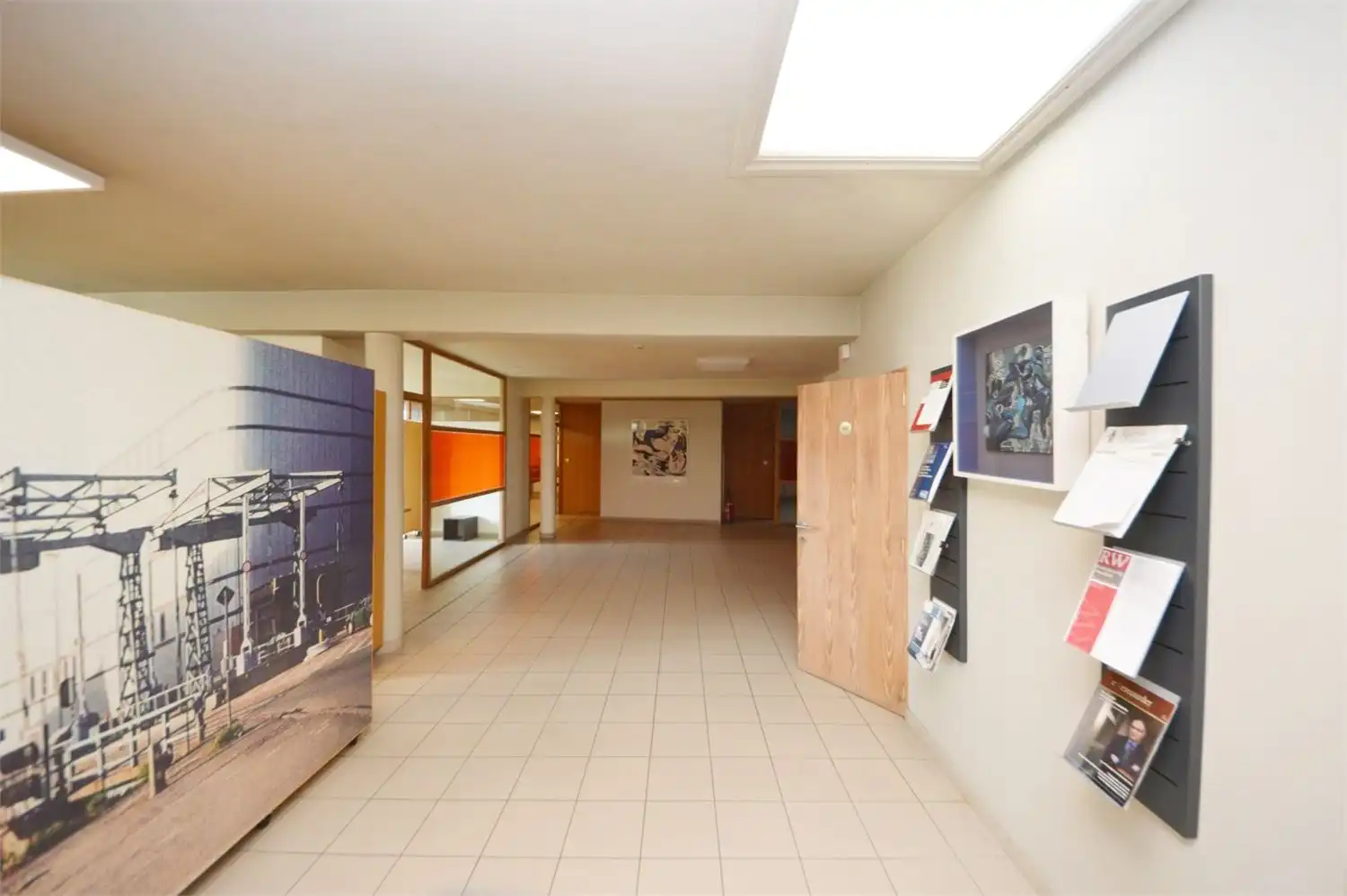 MULTIFUNCTIONELE RUIMTE 400 M2 MET PRIVE PARKING foto 10