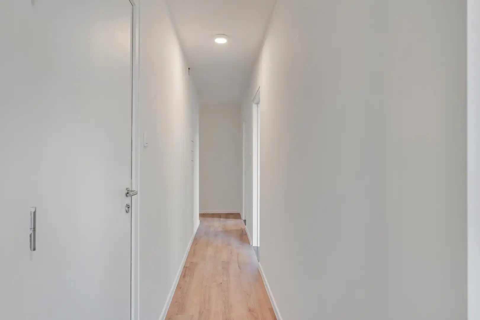 Stijlvol gerenoveerd appartement met moderne uitstraling in het centrum van Maaseik!  foto 19