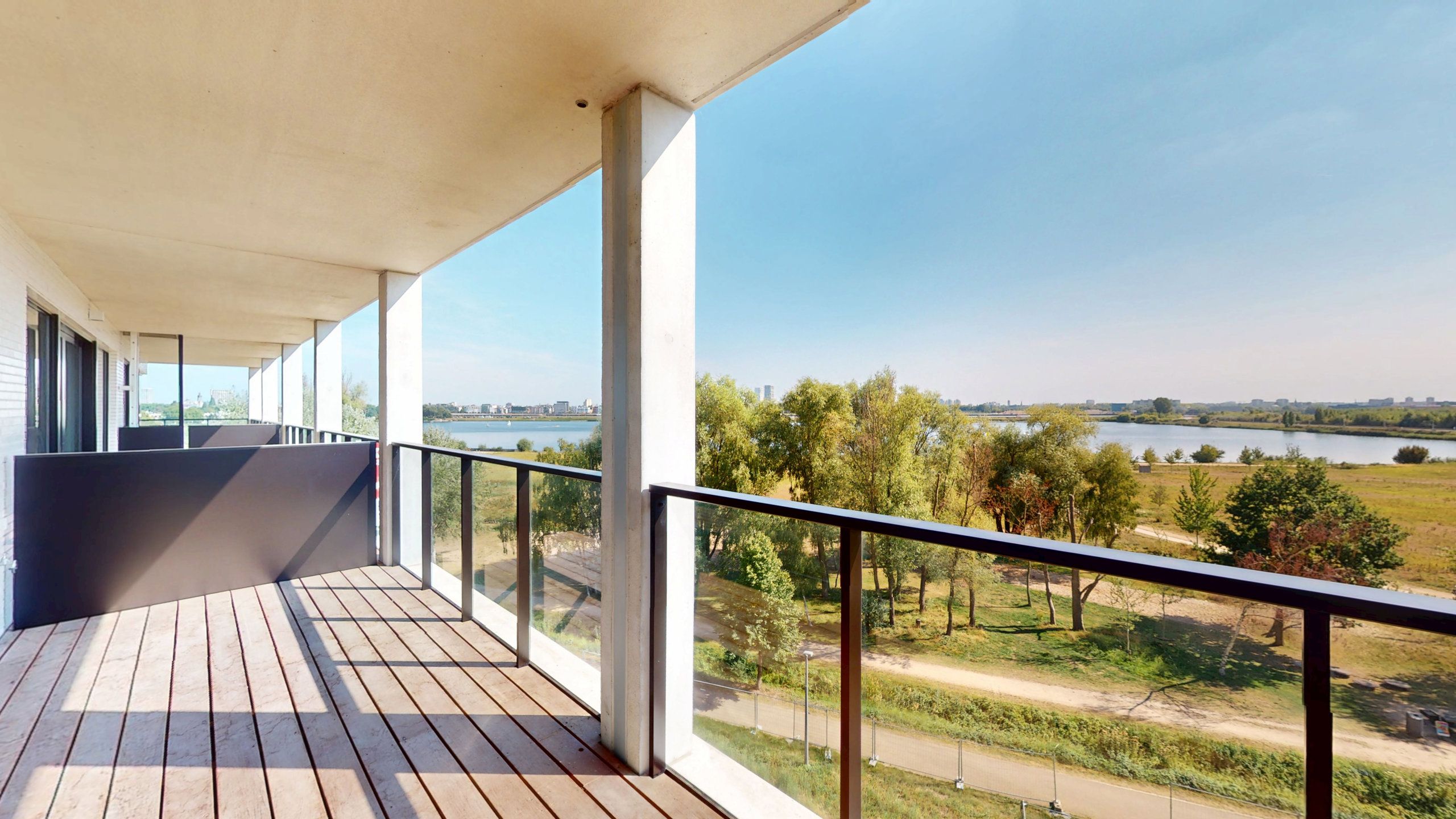 LINKEROEVER - Nieuw appartement met frontaal waterzicht  foto 3