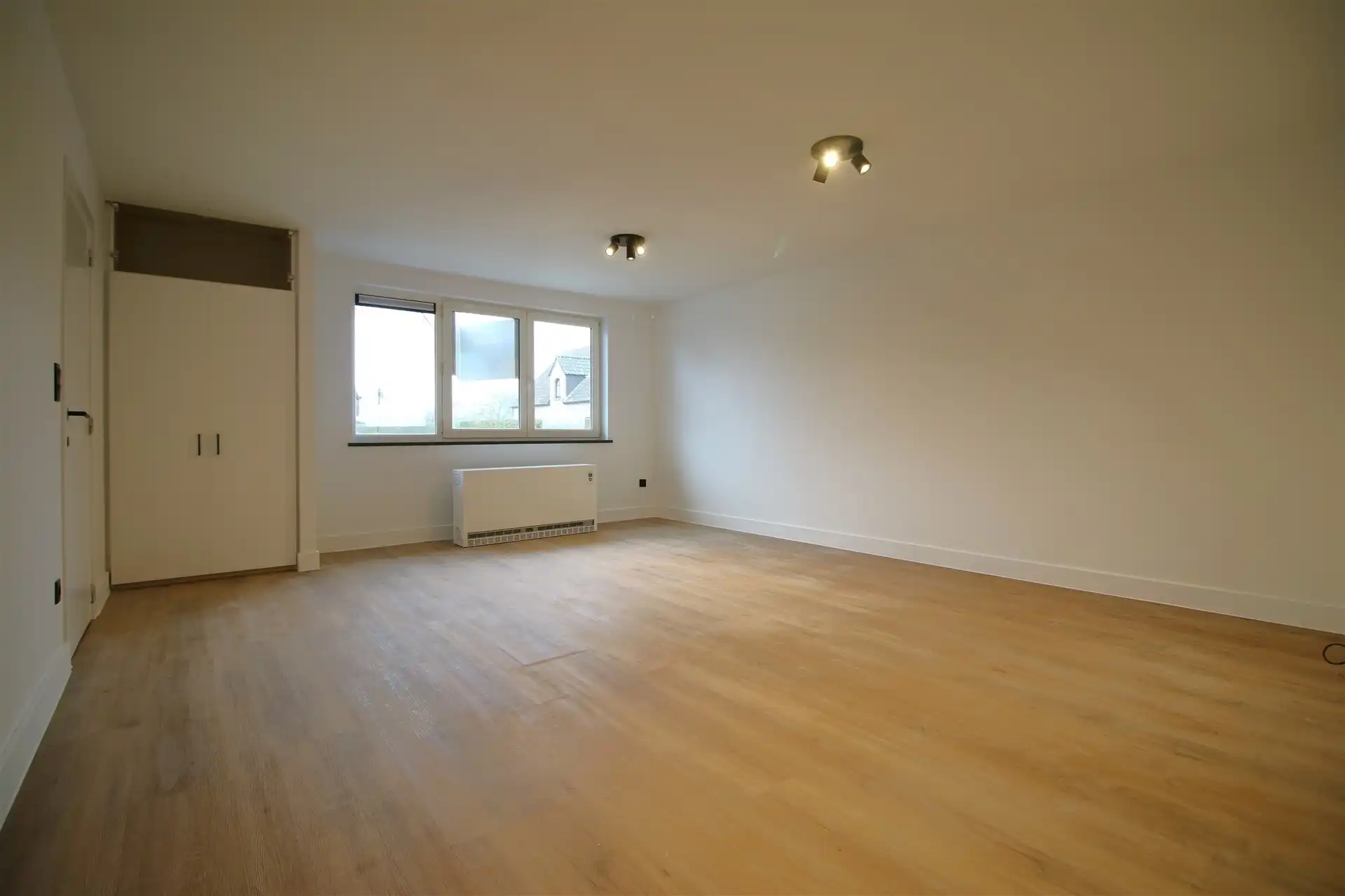 Vernieuwd éénkamerappartement in centrum Sint-Jozef foto 4