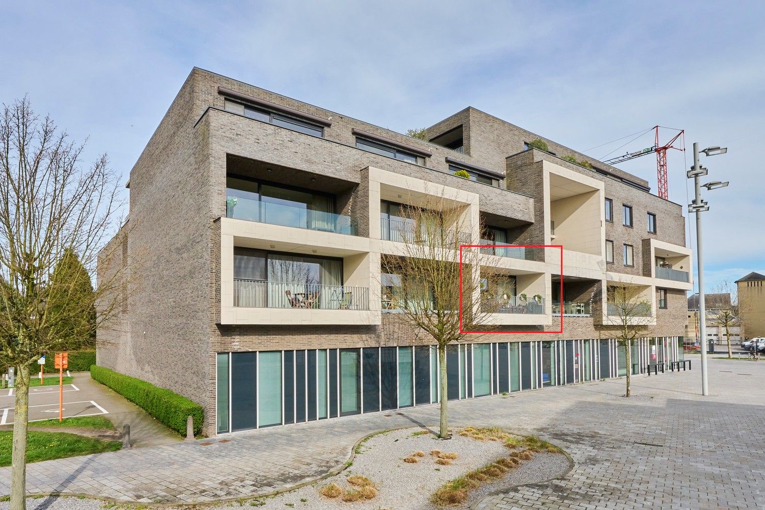 Senioren appartement gelegen op de eerste verdieping met zongericht terras en fijn uitzicht op het stadsplein foto 2