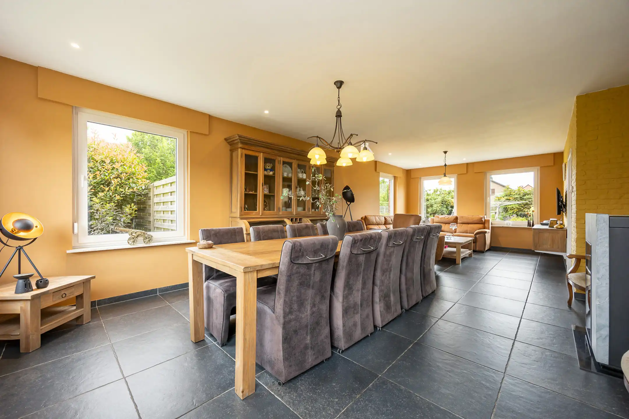 Instapklare woning met 4 slaapkamers op 865 m² foto 4