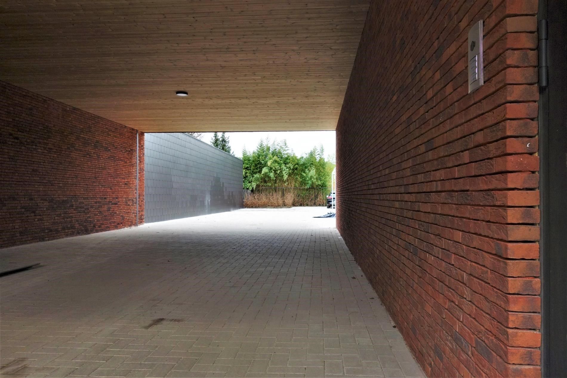Individuele garagebox te huur in handelscentrum foto 5