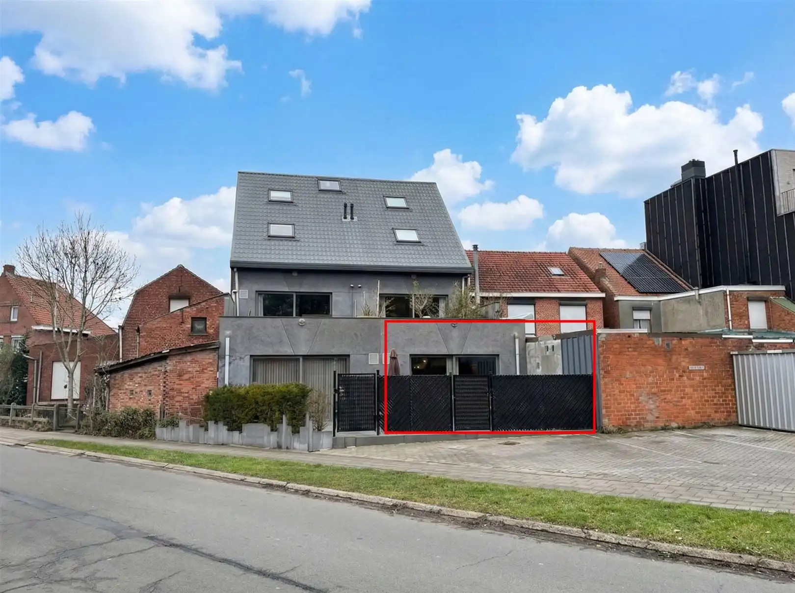 Gelijkvloers appartement met terras en 2 autostaanplaatsen foto 11