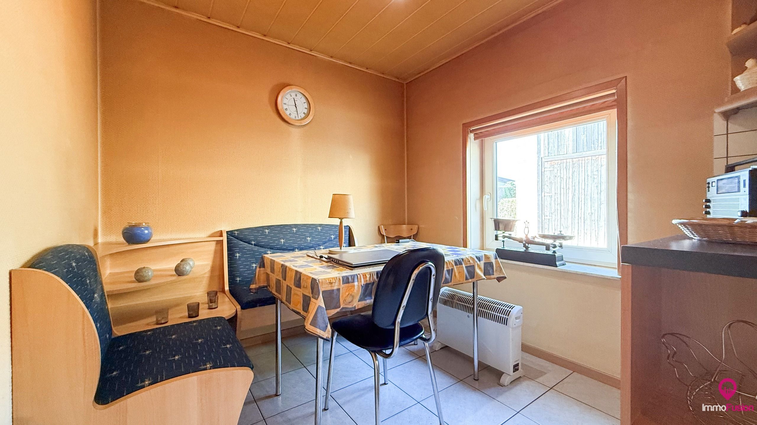 Deels gerenoveerde woning met groot perceel van ca 13are! foto 12